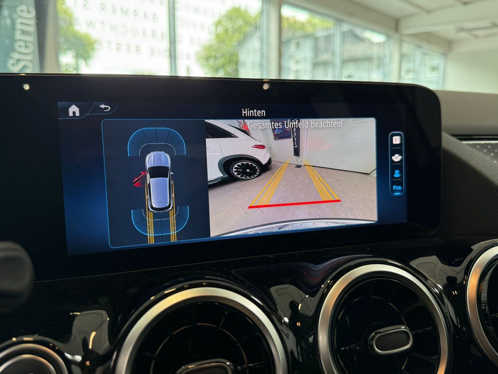 Fahrzeugabbildung Mercedes-Benz GLA 180 Progressive KAMERA+LED+EASYPACK+DAB