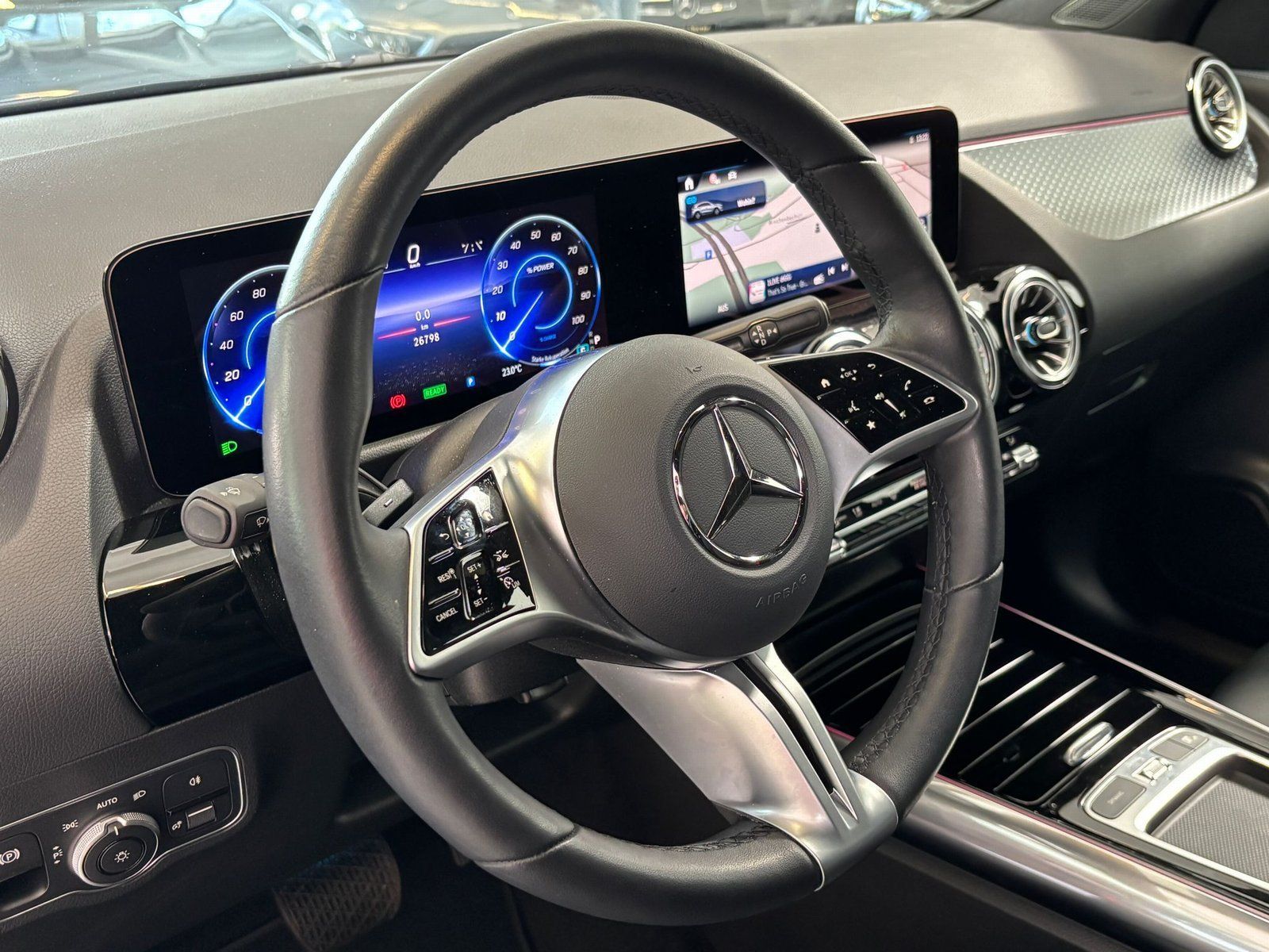 Fahrzeugabbildung Mercedes-Benz EQA 300 4M Progressive KAMERA+LED+TOTW+CARPLAY