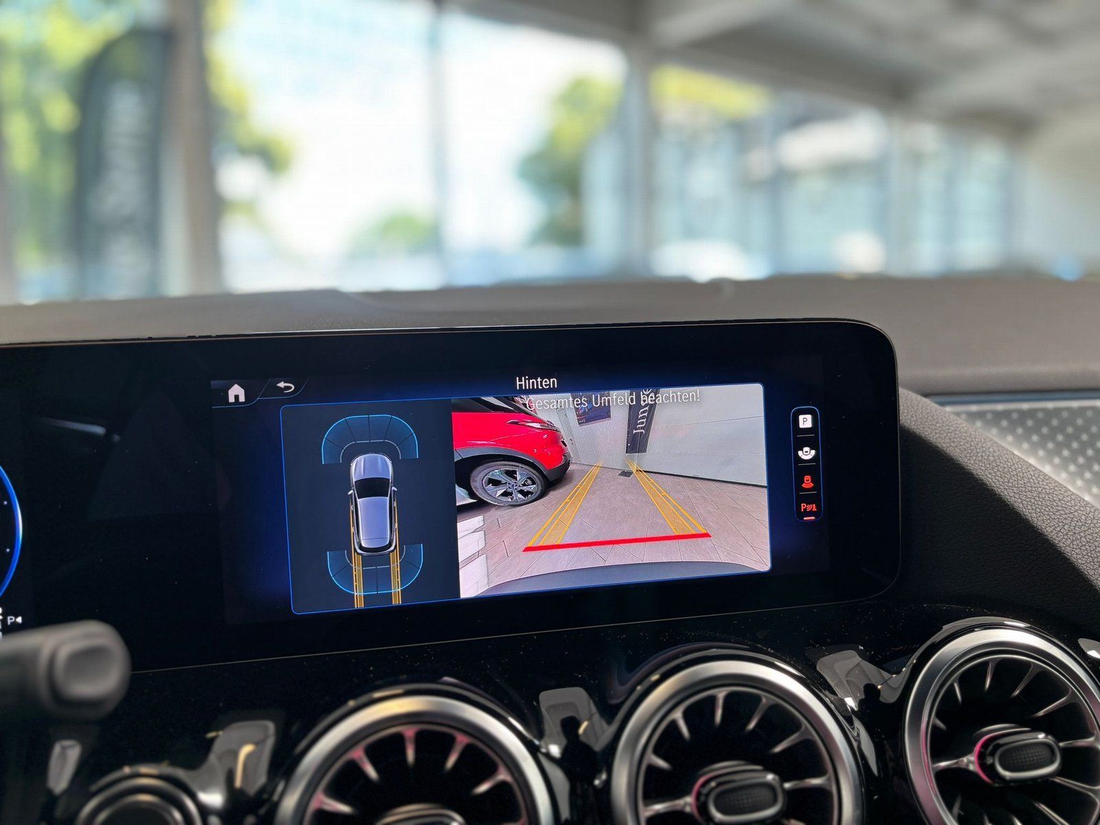 Fahrzeugabbildung Mercedes-Benz EQA 300 4M Progressive KAMERA+LED+TOTW+CARPLAY