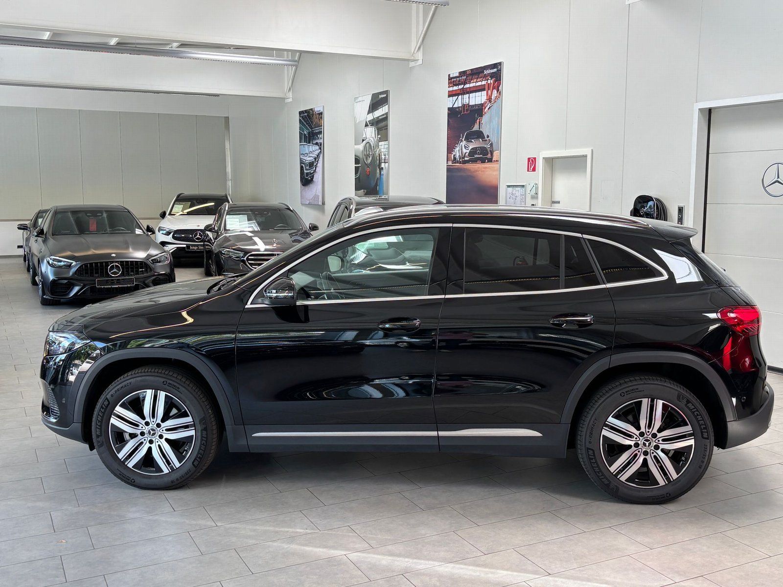 Fahrzeugabbildung Mercedes-Benz EQA 300 4M Progressive KAMERA+LED+TOTW+CARPLAY
