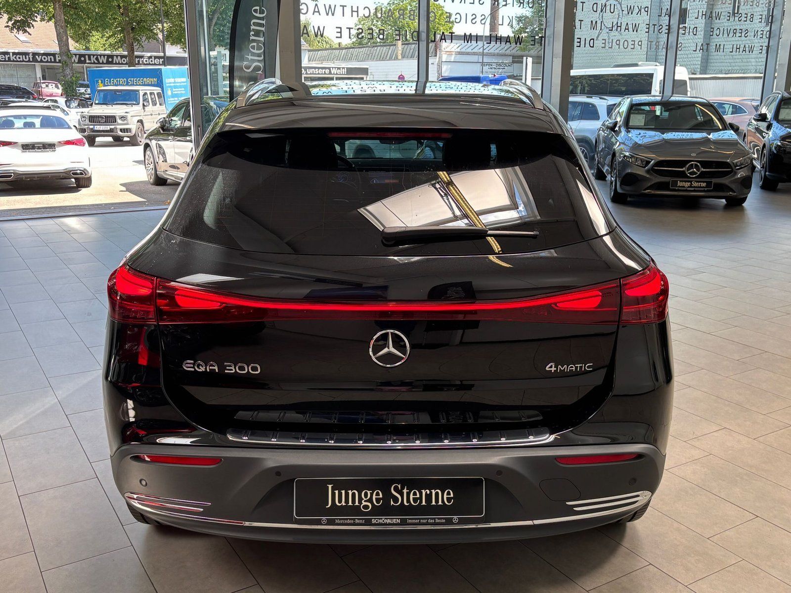 Fahrzeugabbildung Mercedes-Benz EQA 300 4M Progressive KAMERA+LED+TOTW+CARPLAY