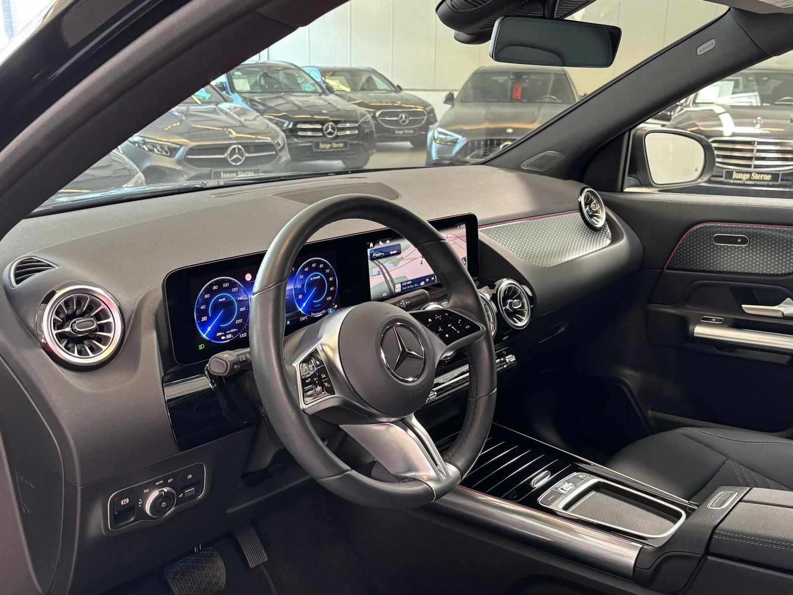 Fahrzeugabbildung Mercedes-Benz EQA 300 4M Progressive KAMERA+LED+TOTW+CARPLAY