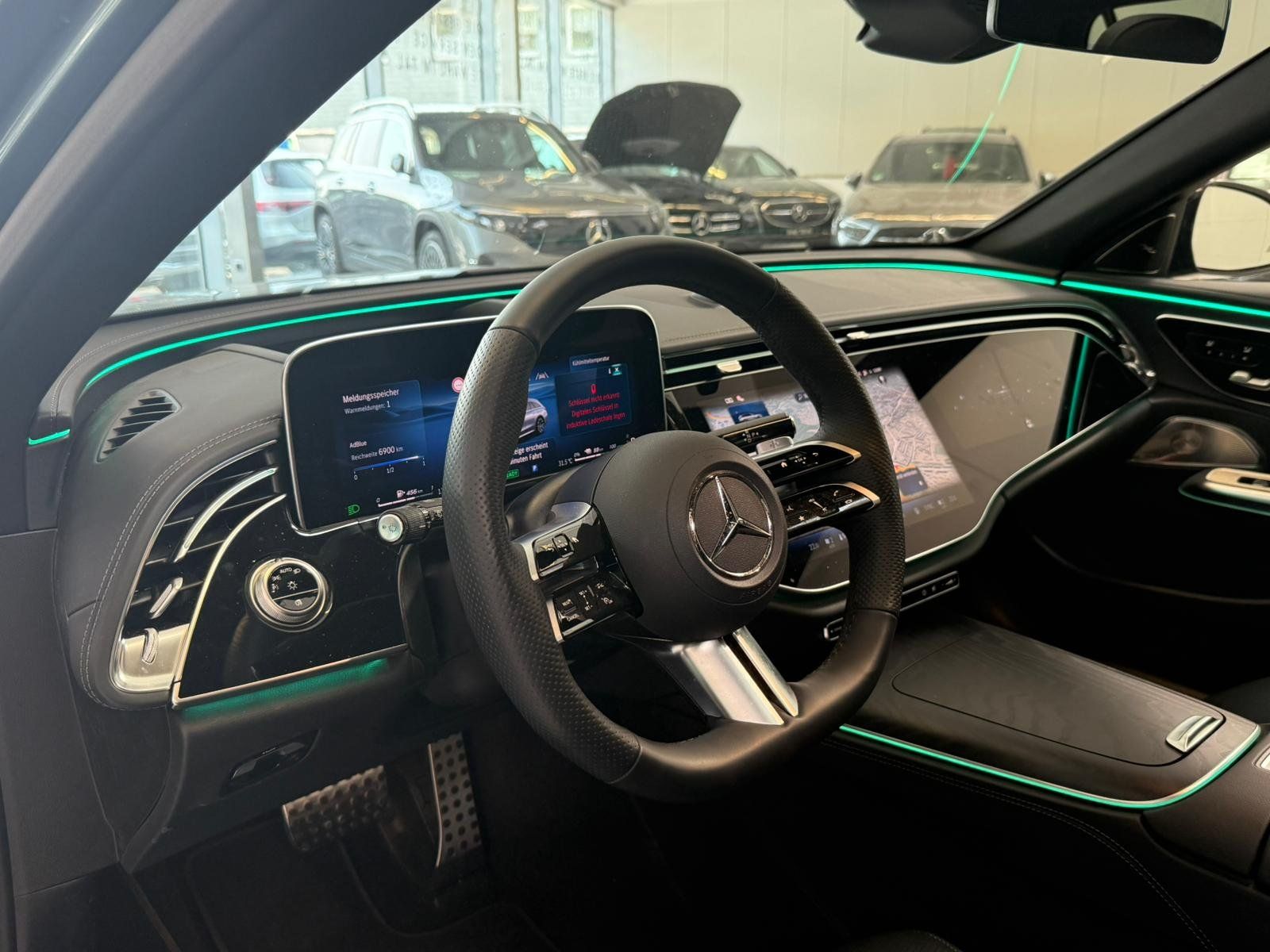 Fahrzeugabbildung Mercedes-Benz E 300 de 4M T AMG+AIRMATIC+PANO+DISTR+HUD+BURM4D