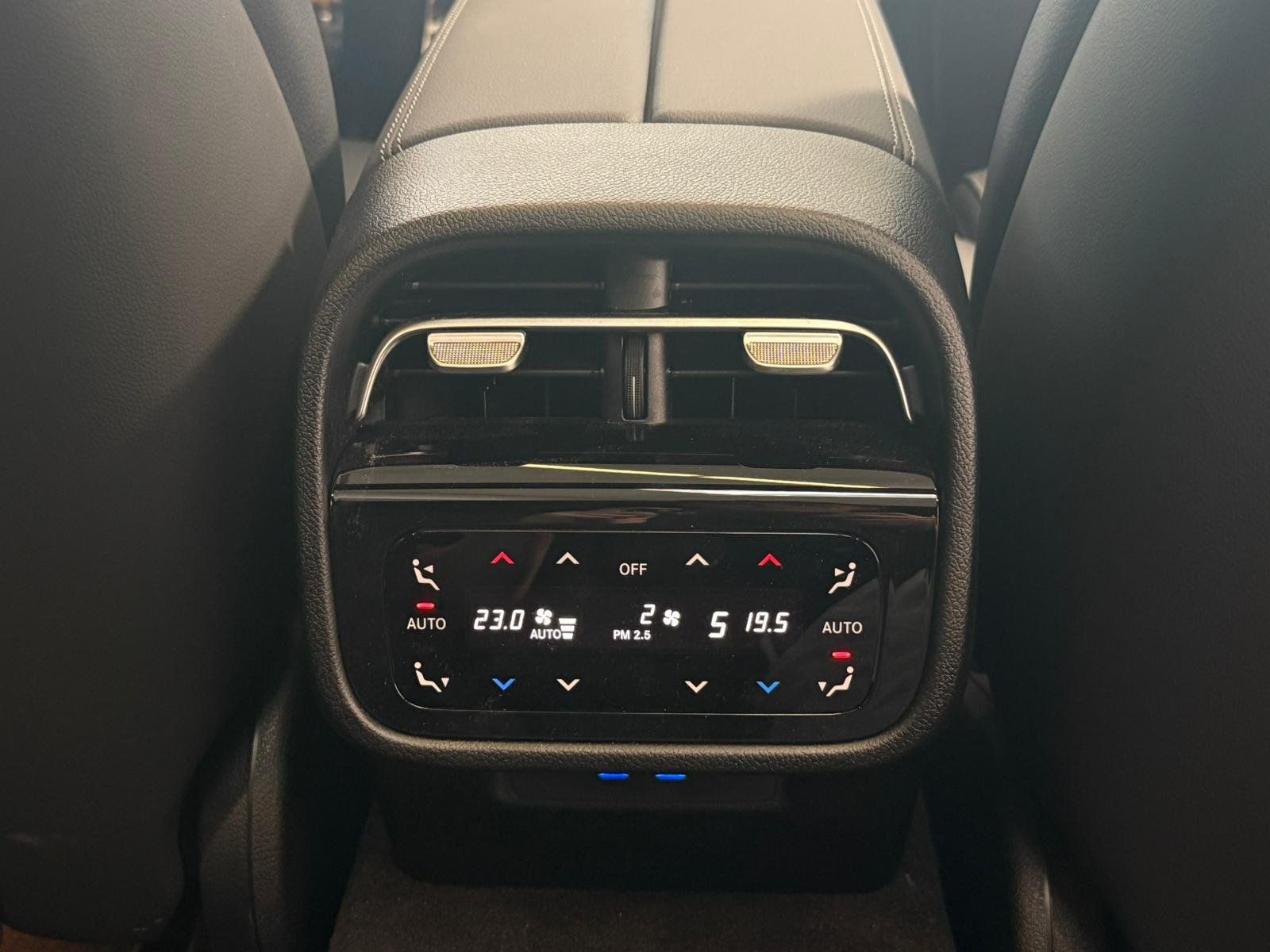 Fahrzeugabbildung Mercedes-Benz E 300 de 4M T AMG+AIRMATIC+PANO+DISTR+HUD+BURM4D