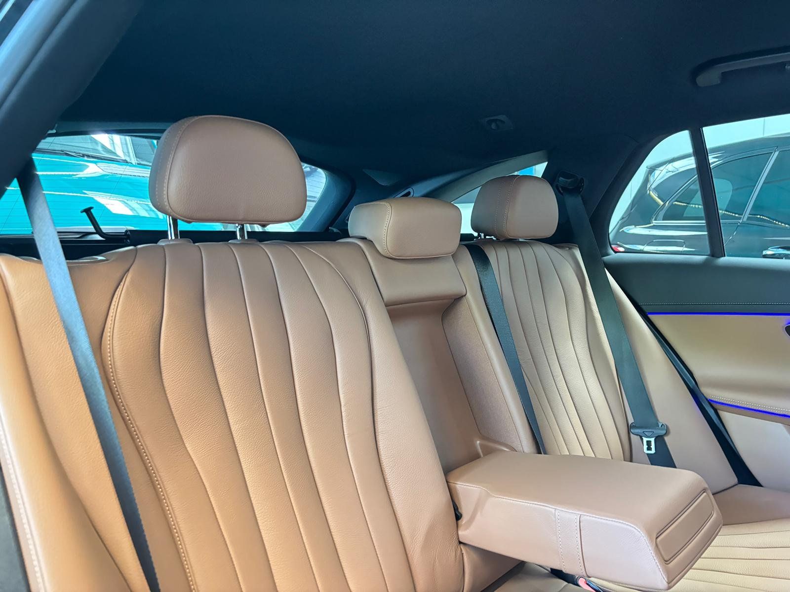 Fahrzeugabbildung Mercedes-Benz E 300 de T AMG LEDER BRAUN+3D+REMOTEP.+SUPERSC.