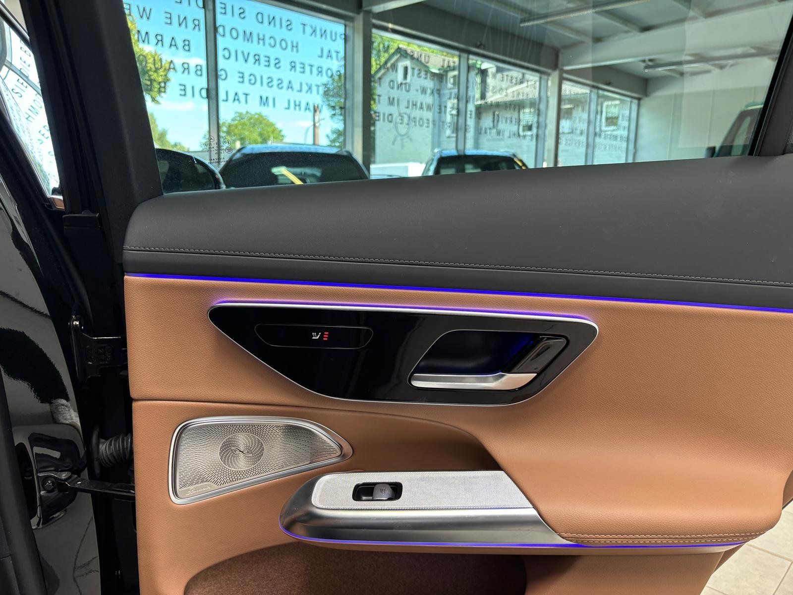 Fahrzeugabbildung Mercedes-Benz E 300 de T AMG LEDER BRAUN+3D+REMOTEP.+SUPERSC.