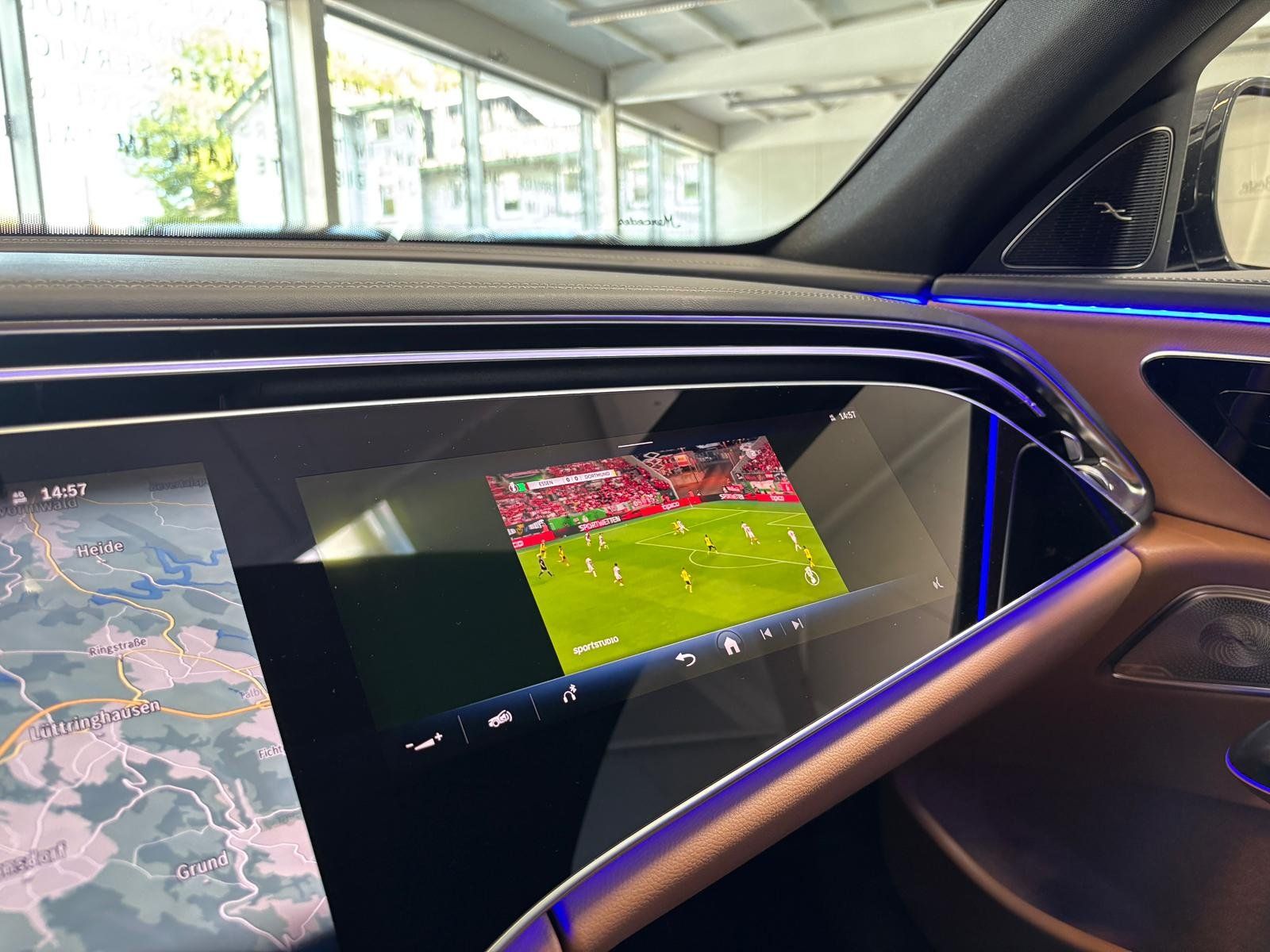 Fahrzeugabbildung Mercedes-Benz E 300 de T AMG LEDER BRAUN+3D+REMOTEP.+SUPERSC.
