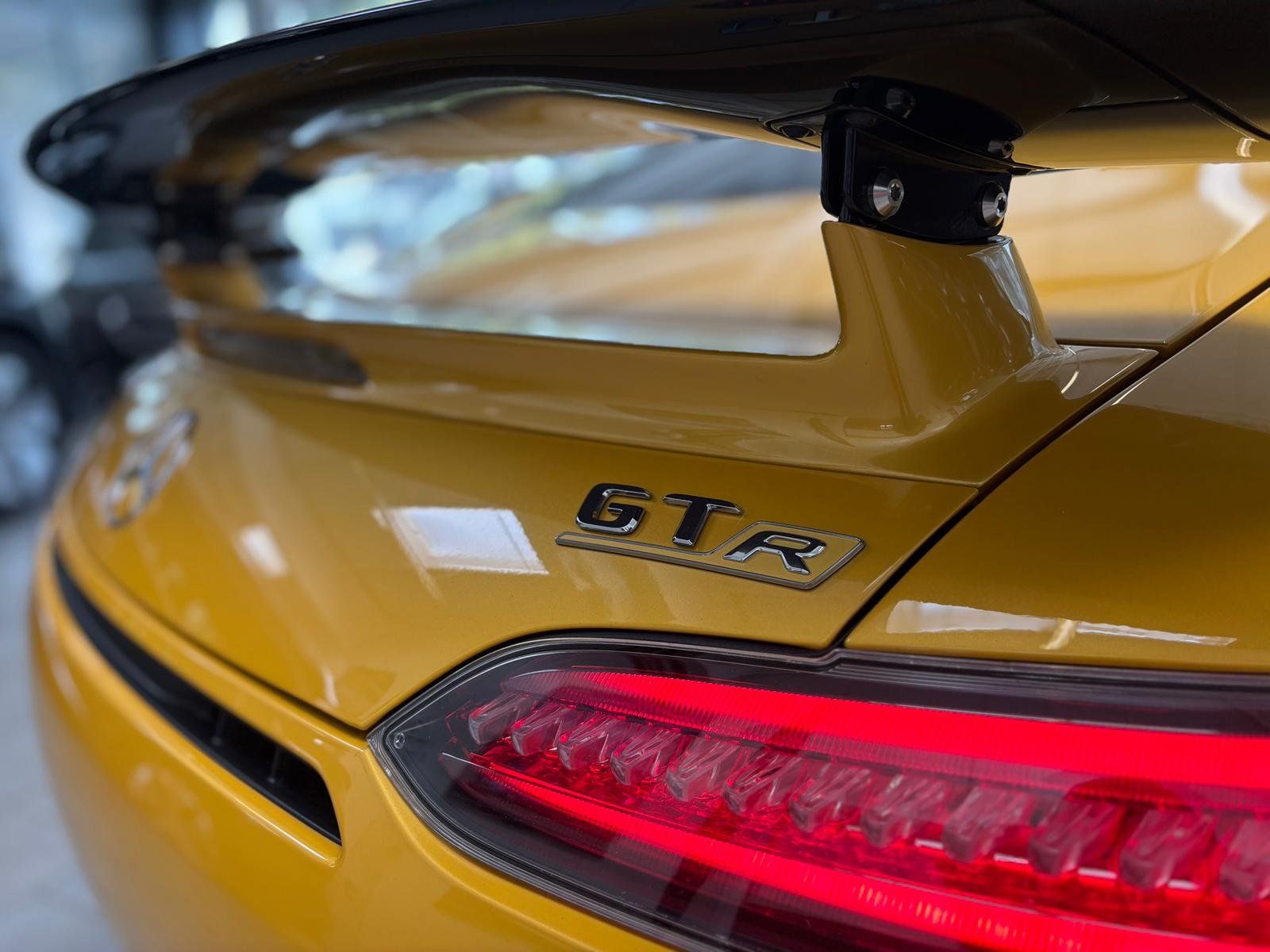 Fahrzeugabbildung Mercedes-Benz Mercedes-AMG GT R KERAMIK/BURMESTER/DISTRONIC