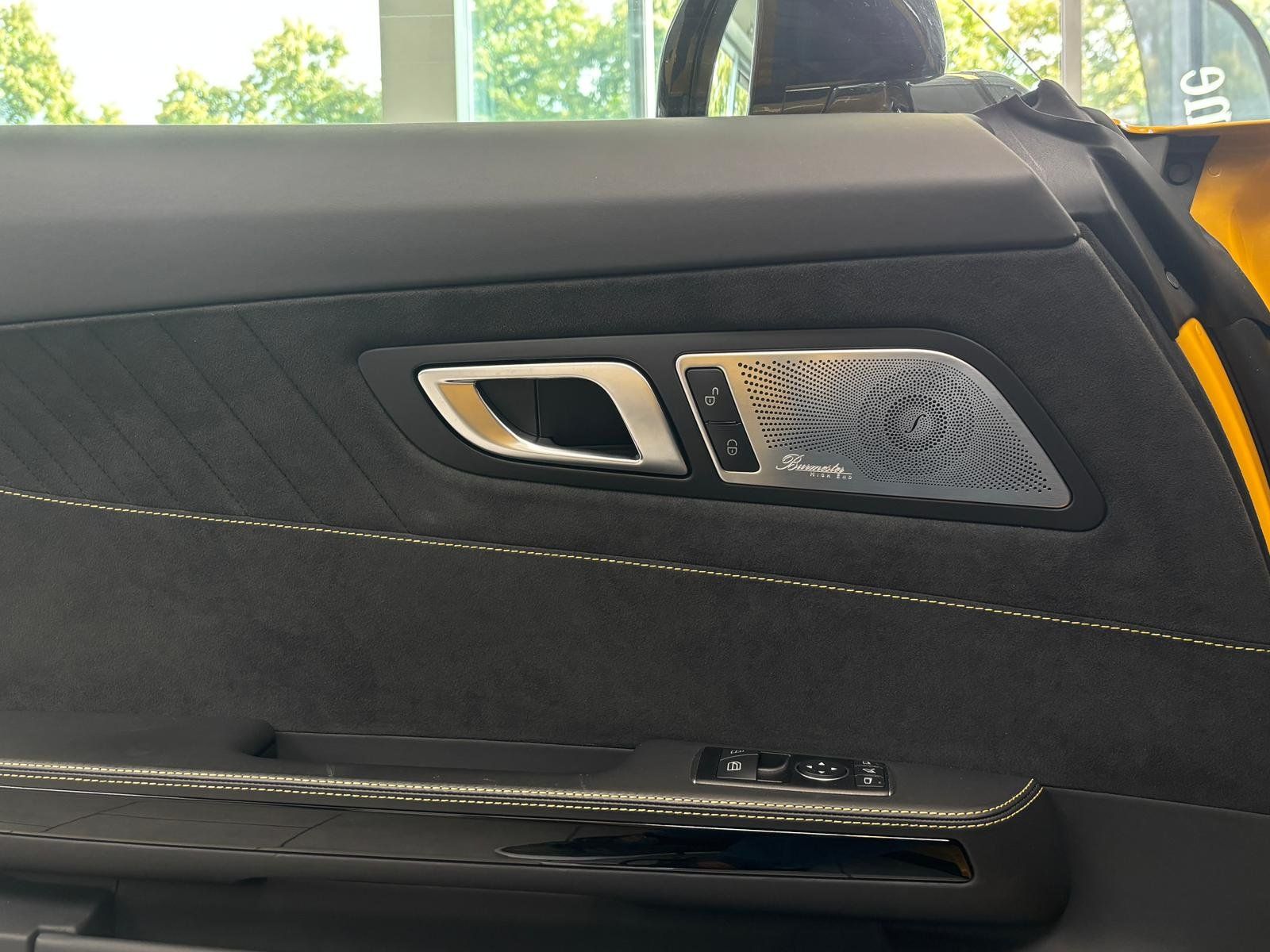 Fahrzeugabbildung Mercedes-Benz Mercedes-AMG GT R KERAMIK/BURMESTER/DISTRONIC