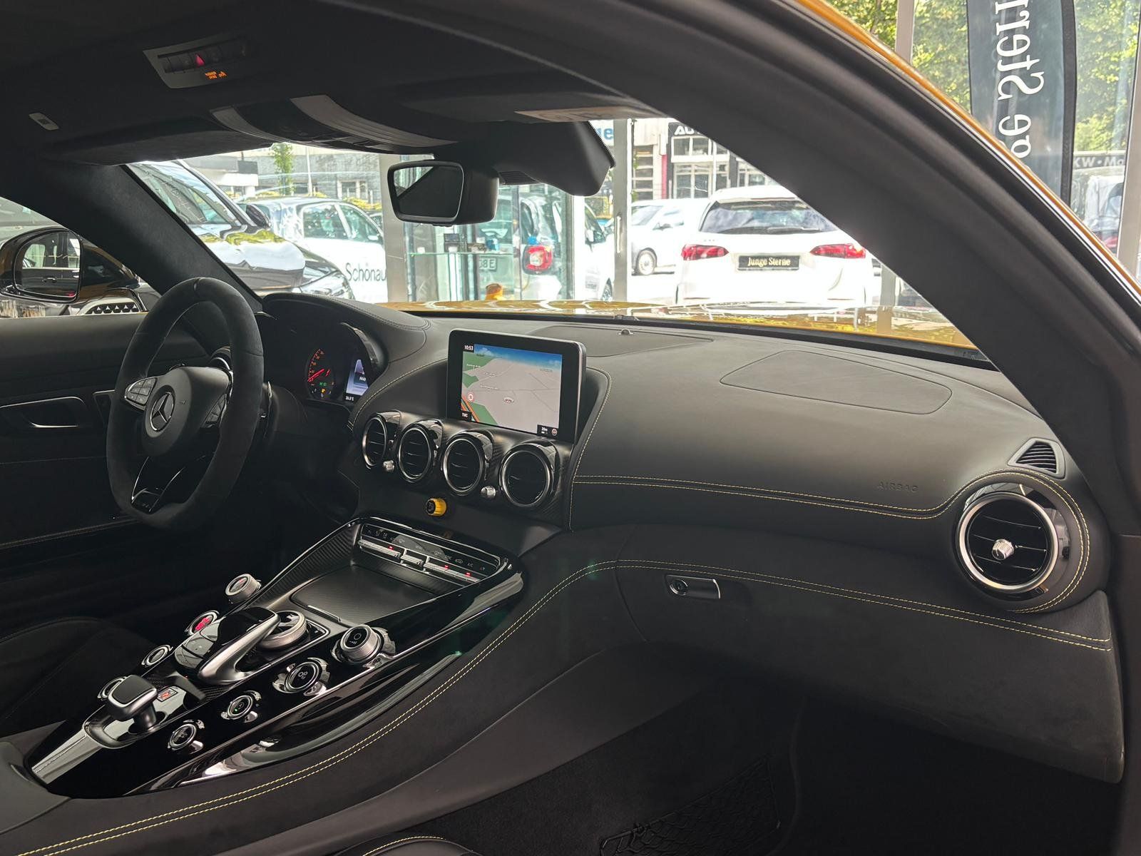 Fahrzeugabbildung Mercedes-Benz Mercedes-AMG GT R KERAMIK/BURMESTER/DISTRONIC
