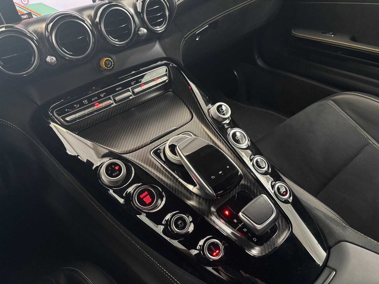 Fahrzeugabbildung Mercedes-Benz Mercedes-AMG GT R KERAMIK/BURMESTER/DISTRONIC