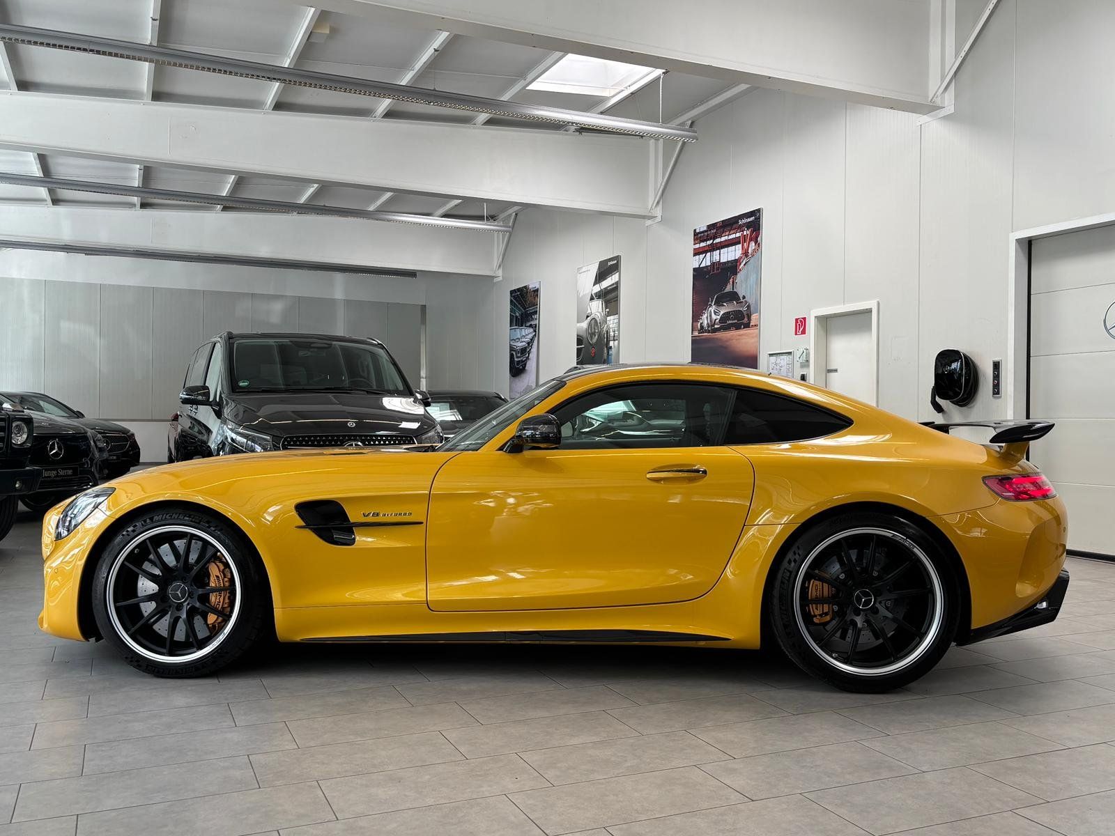 Fahrzeugabbildung Mercedes-Benz Mercedes-AMG GT R KERAMIK/BURMESTER/DISTRONIC