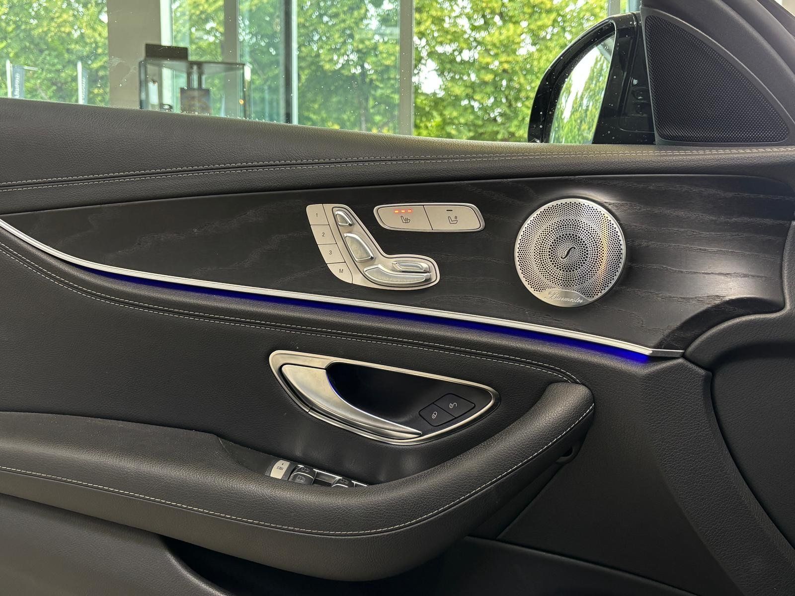 Fahrzeugabbildung Mercedes-Benz E 400 4MATIC T AMG AHK+PANO+BURMEST+STDHZ+HUD