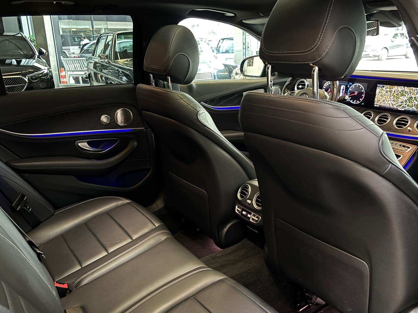 Fahrzeugabbildung Mercedes-Benz E 400 4MATIC T AMG AHK+PANO+BURMEST+STDHZ+HUD