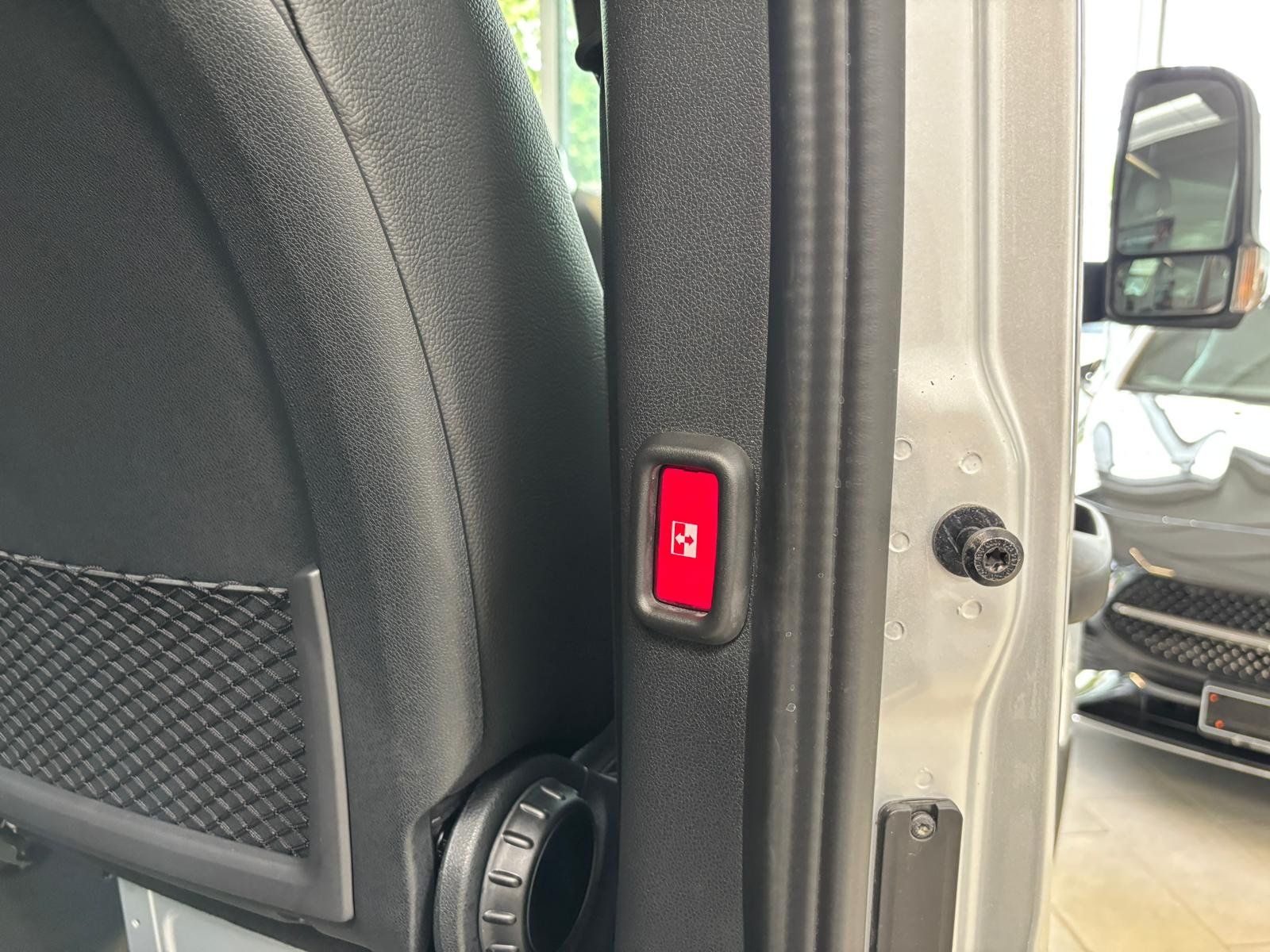 Fahrzeugabbildung Mercedes-Benz Sprinter 317 Tourer LED+STDHZ+DISTR+3,5AHK+2/2/3