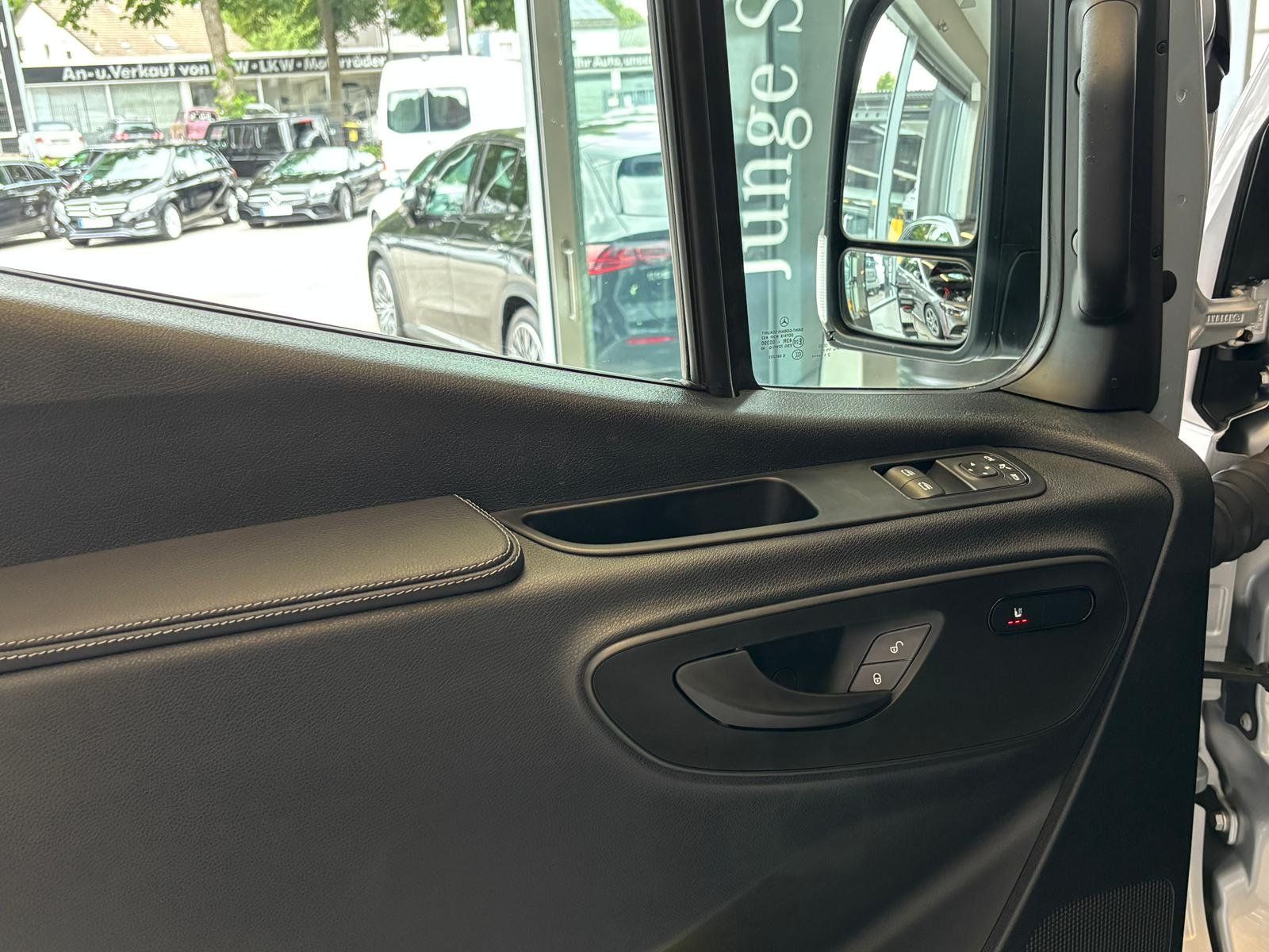 Fahrzeugabbildung Mercedes-Benz Sprinter 317 Tourer LED+STDHZ+DISTR+3,5AHK+2/2/3