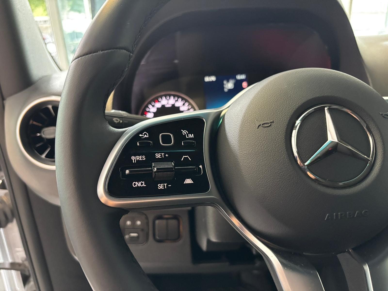 Fahrzeugabbildung Mercedes-Benz Sprinter 317 Tourer LED+STDHZ+DISTR+3,5AHK+2/2/3