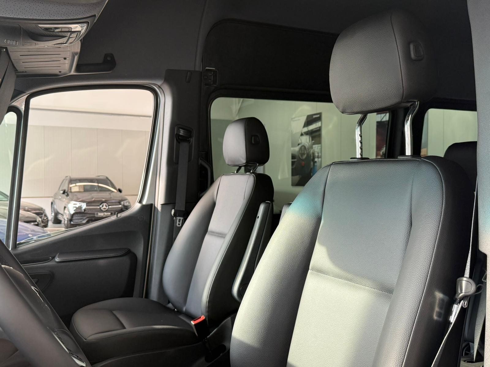 Fahrzeugabbildung Mercedes-Benz Sprinter 317 Tourer LED+STDHZ+DISTR+3,5AHK+2/2/3