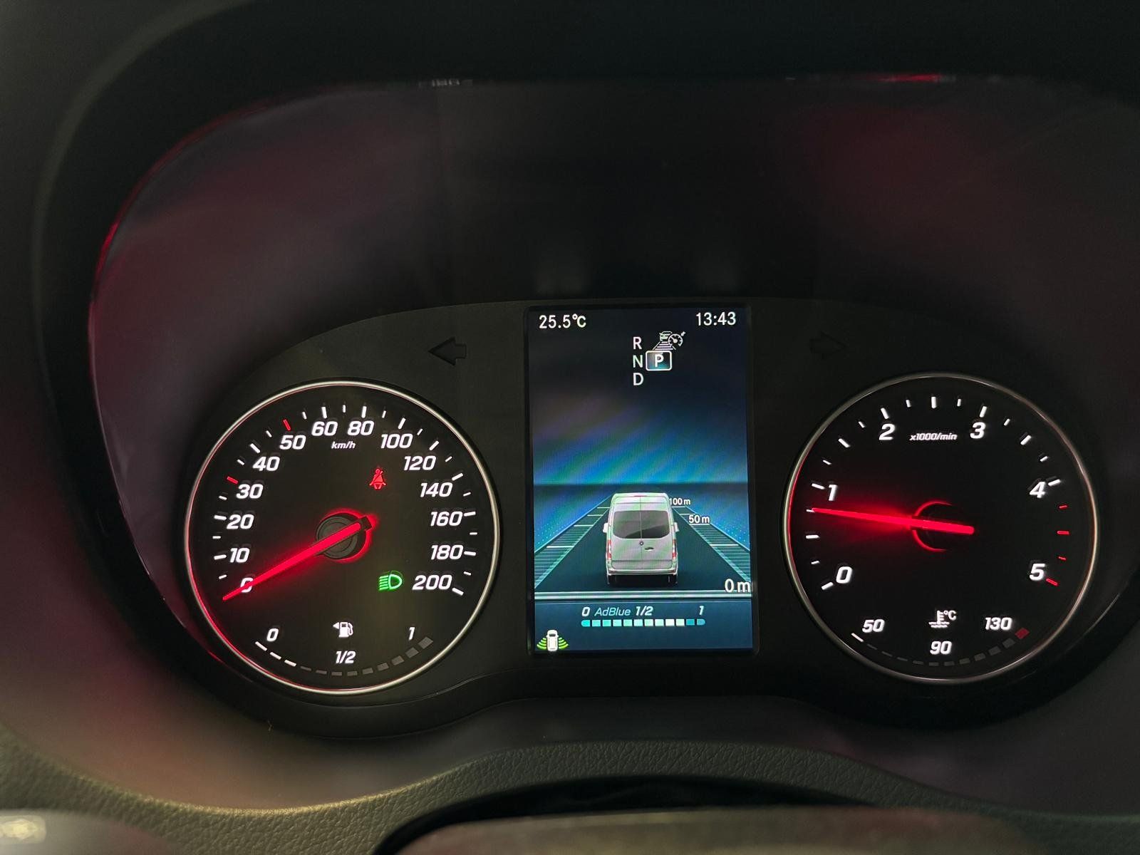 Fahrzeugabbildung Mercedes-Benz Sprinter 317 Tourer LED+STDHZ+DISTR+3,5AHK+2/2/3