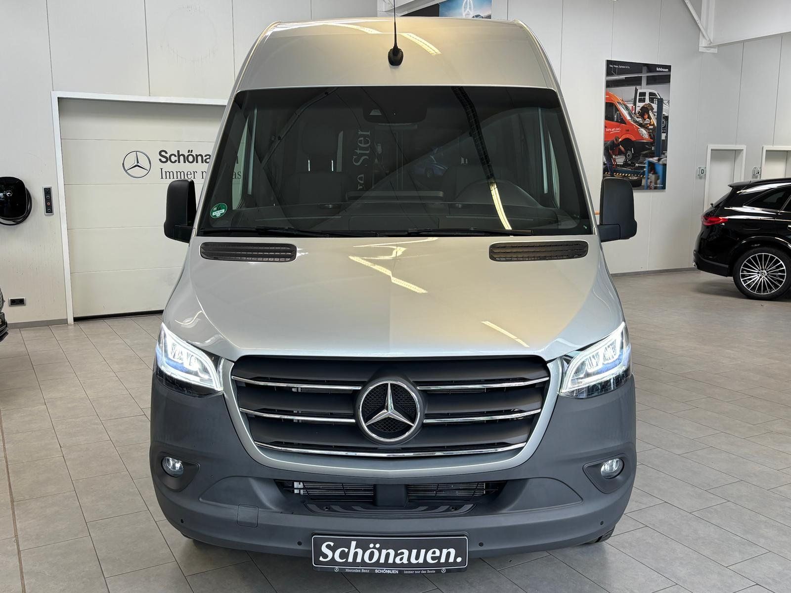 Fahrzeugabbildung Mercedes-Benz Sprinter 317 Tourer LED+STDHZ+DISTR+3,5AHK+2/2/3