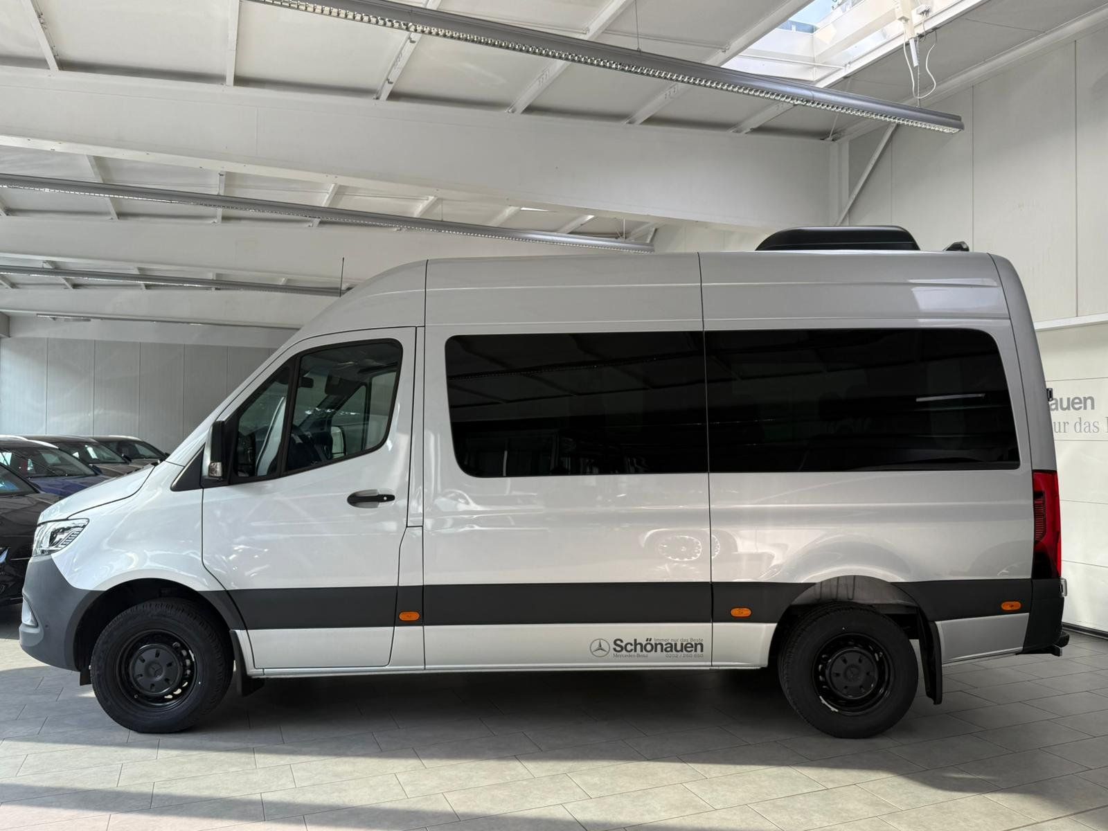 Fahrzeugabbildung Mercedes-Benz Sprinter 317 Tourer LED+STDHZ+DISTR+3,5AHK+2/2/3