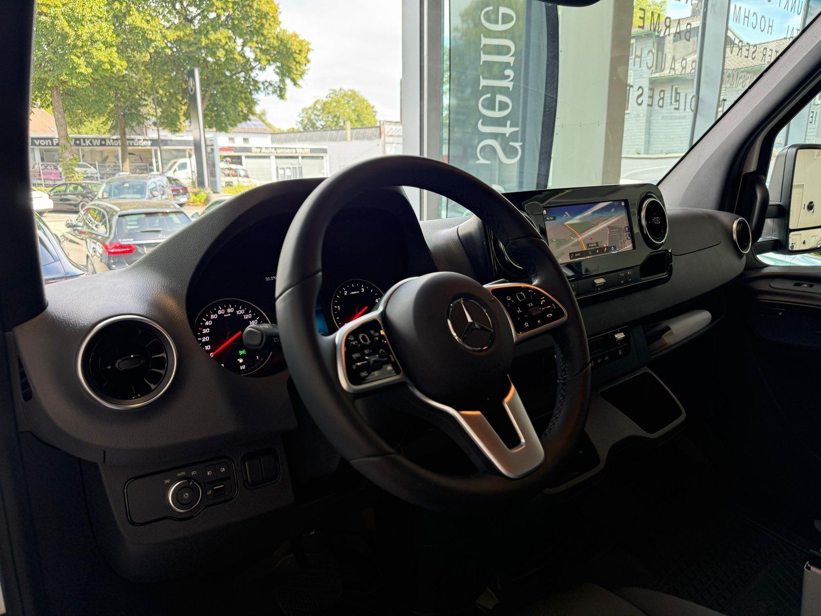 Fahrzeugabbildung Mercedes-Benz Sprinter 519 DOKA Standard 4x4 MBUX10,25"+AHK3,5