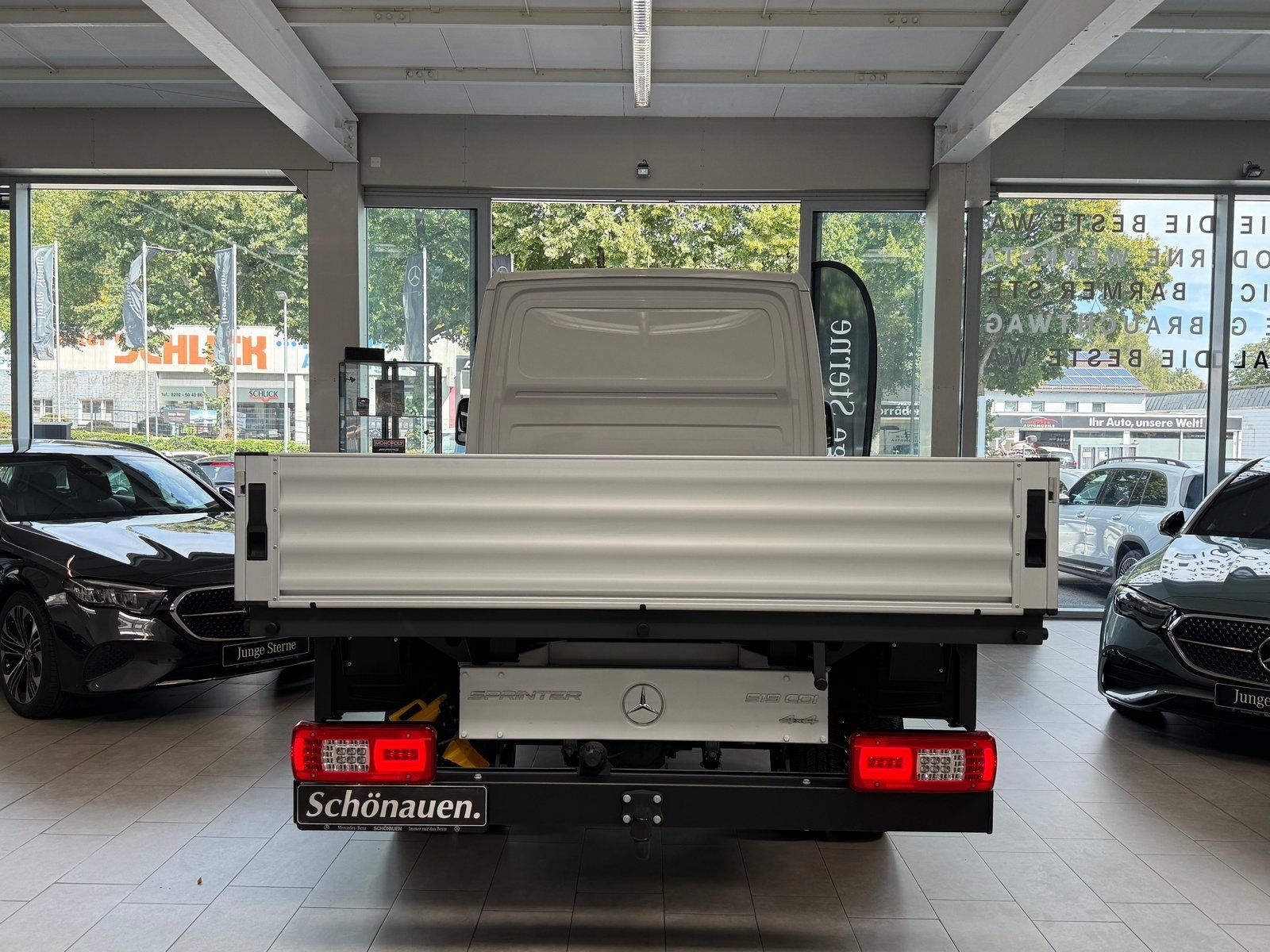 Fahrzeugabbildung Mercedes-Benz Sprinter 519 DOKA Standard 4x4 MBUX10,25"+AHK3,5