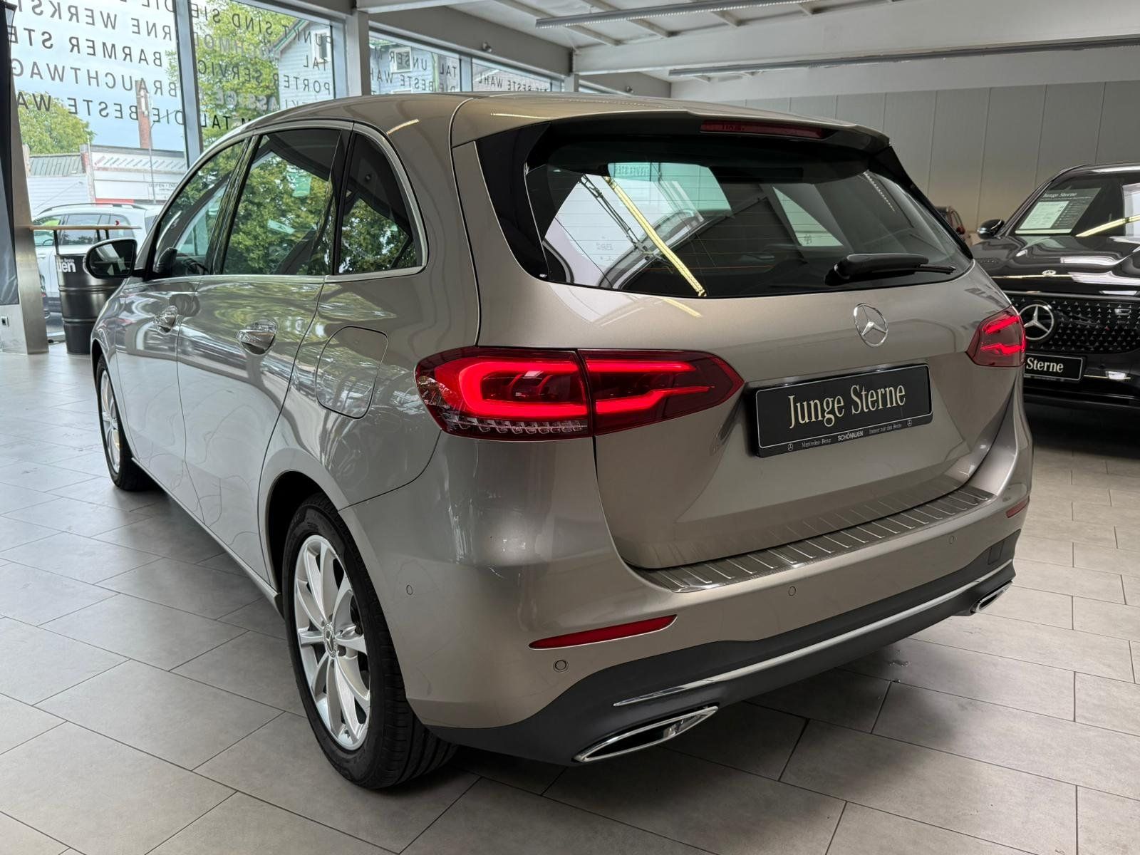 Fahrzeugabbildung Mercedes-Benz B 180 Progressive KAMERA+TOTW+LED+EASYPK+CARPLAY