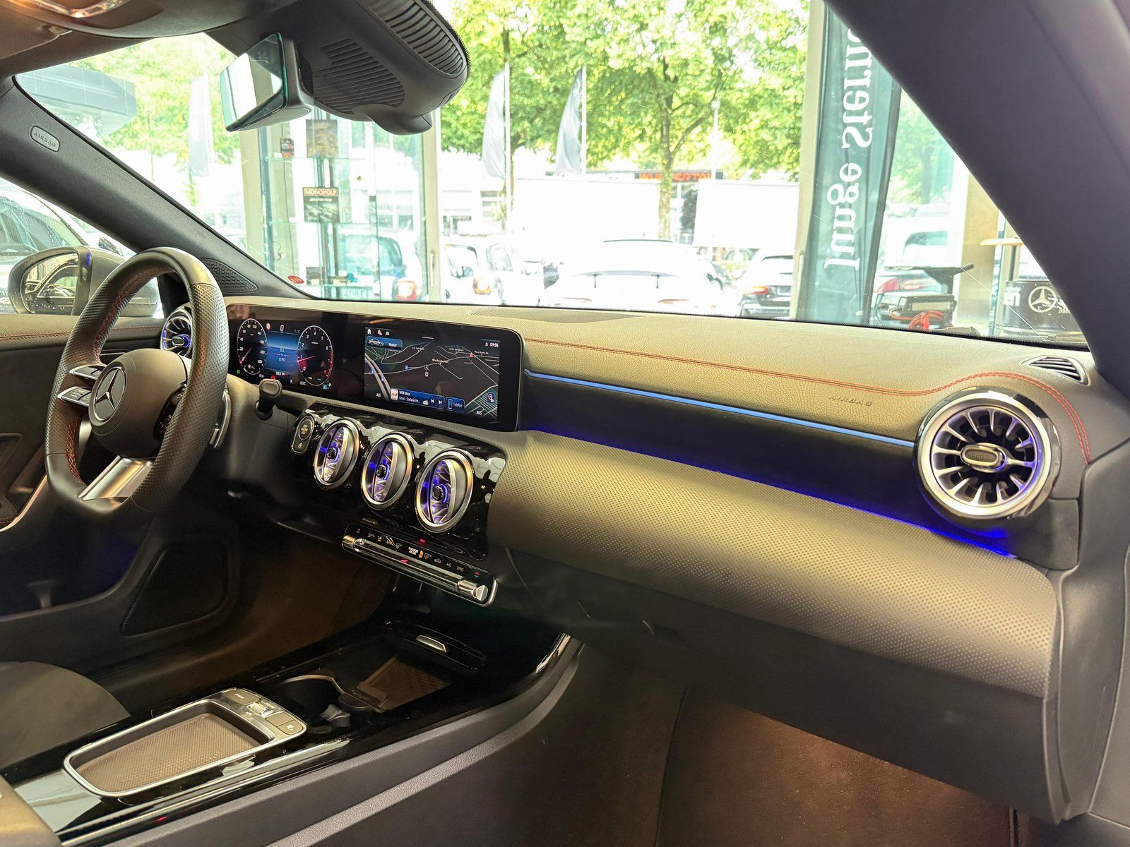 Fahrzeugabbildung Mercedes-Benz CLA 200 AMG PREMIUM+KAMERA+AHK+KEYLESS+LED+TOTW