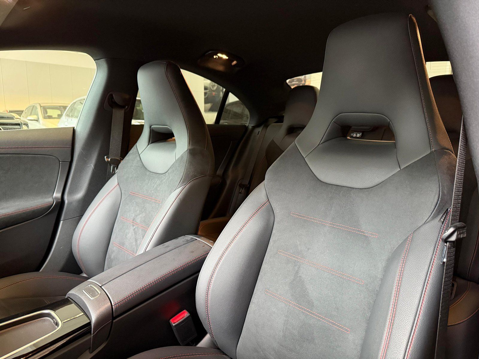 Fahrzeugabbildung Mercedes-Benz CLA 200 AMG PREMIUM+KAMERA+AHK+KEYLESS+LED+TOTW