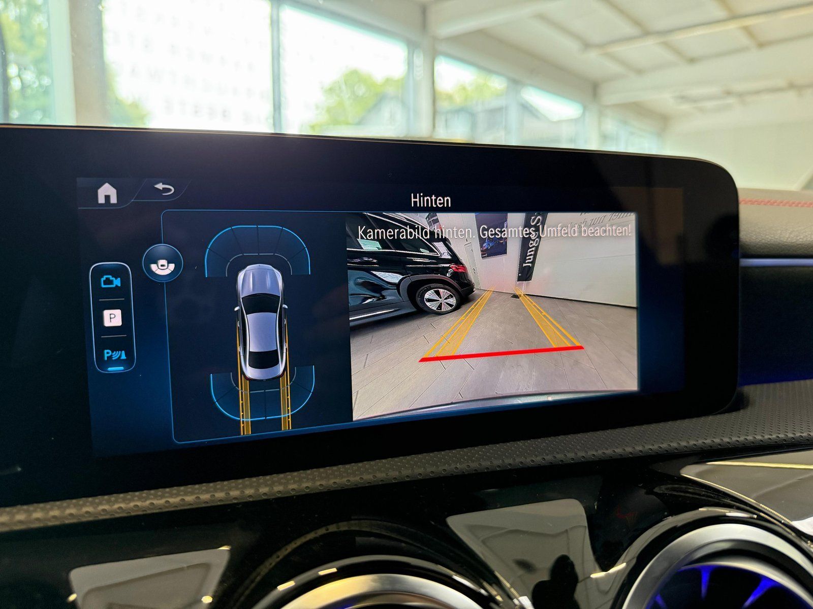 Fahrzeugabbildung Mercedes-Benz CLA 200 AMG PREMIUM+KAMERA+AHK+KEYLESS+LED+TOTW