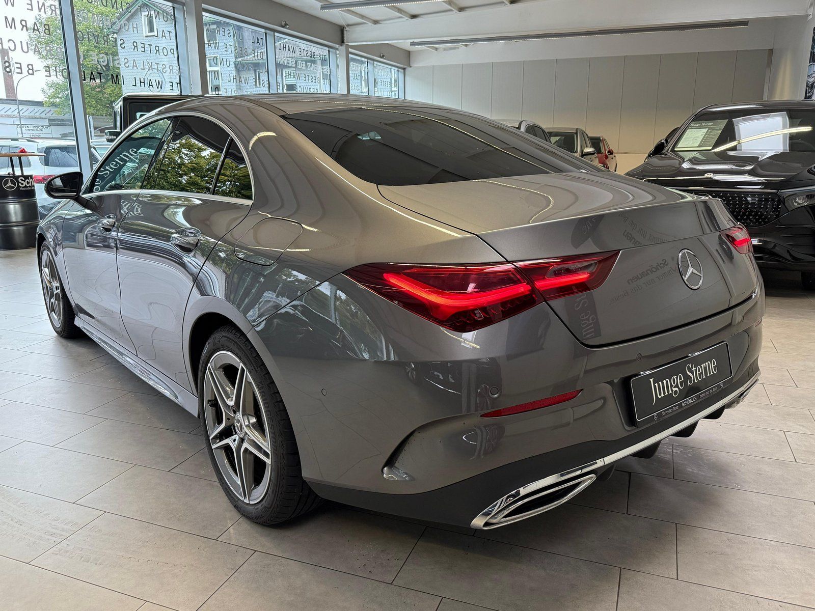 Fahrzeugabbildung Mercedes-Benz CLA 200 AMG PREMIUM+KAMERA+AHK+KEYLESS+LED+TOTW