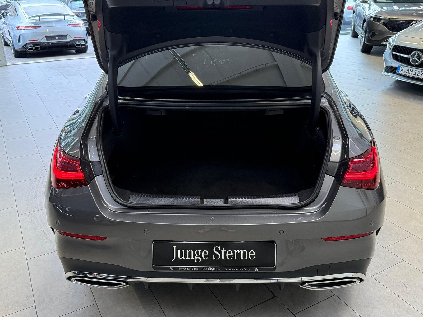Fahrzeugabbildung Mercedes-Benz CLA 200 AMG PREMIUM+KAMERA+AHK+KEYLESS+LED+TOTW