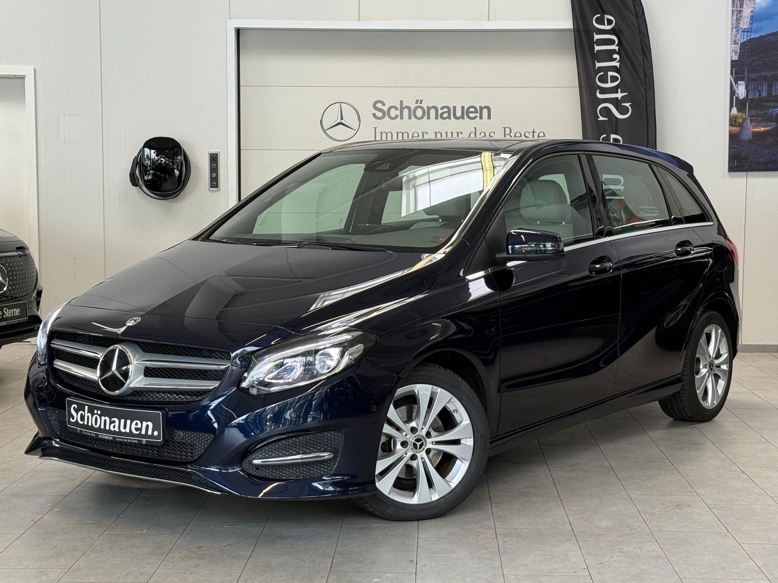 Mercedes-Benz B 200 EditionB DISTR+PANO+MEMORY+KAMERA+TOTW+LED