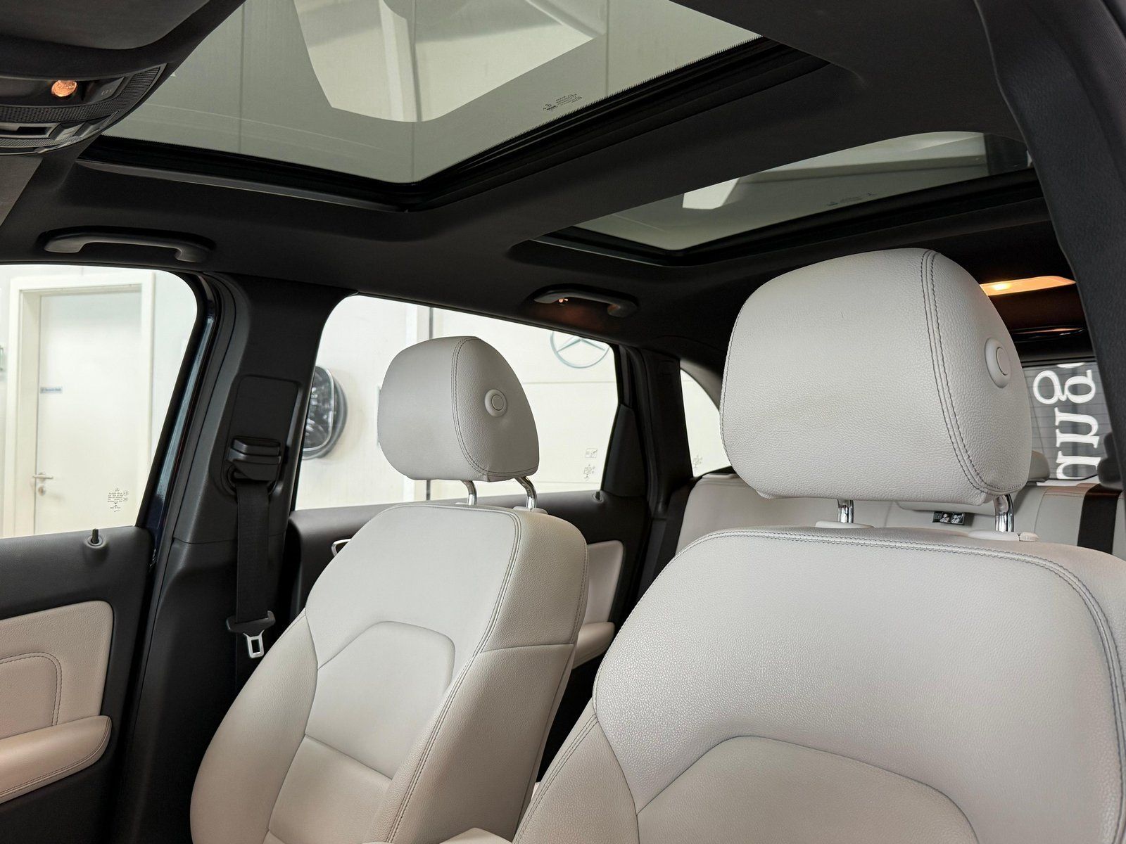 Fahrzeugabbildung Mercedes-Benz B 200 EditionB DISTR+PANO+MEMORY+KAMERA+TOTW+LED