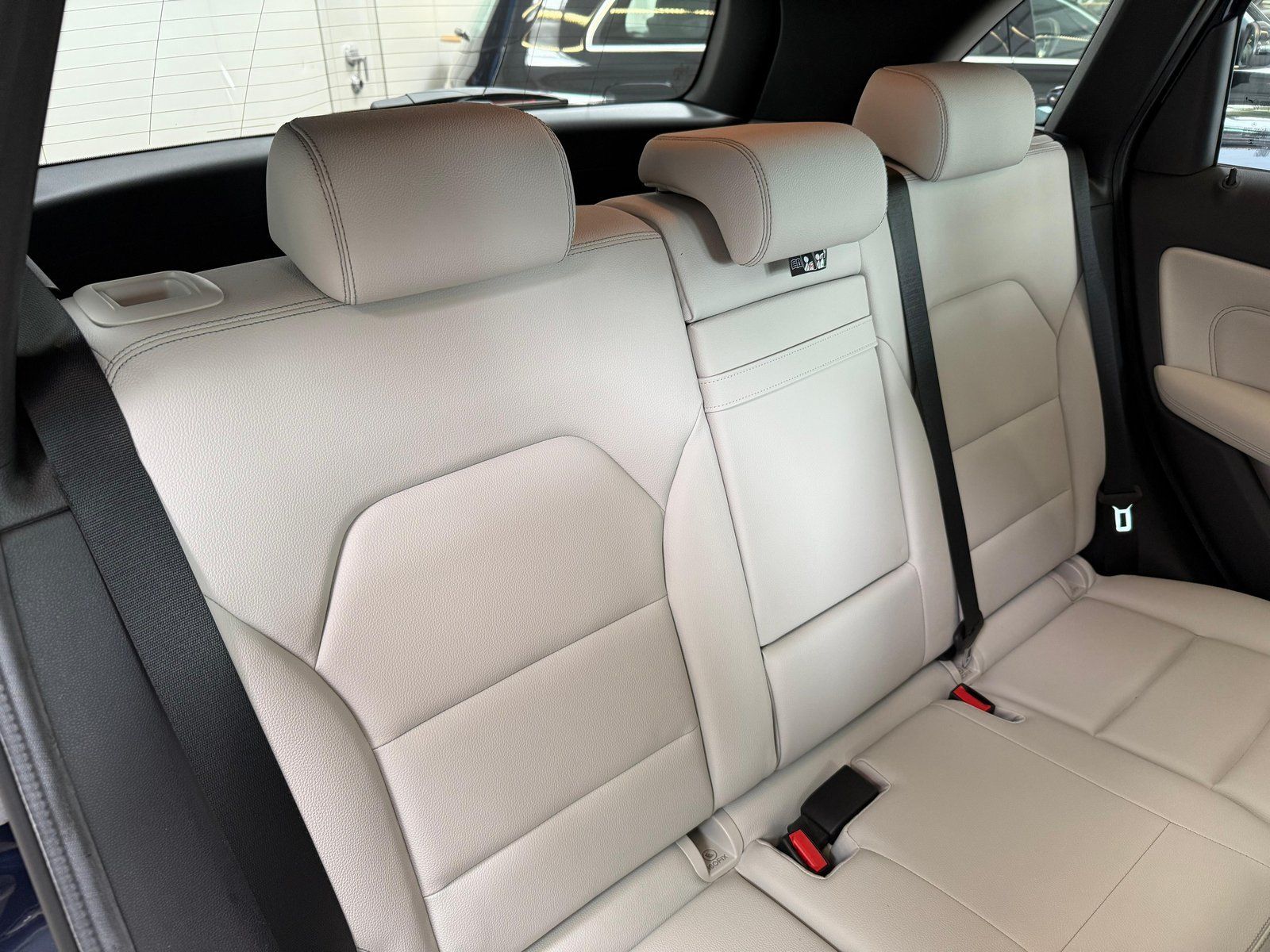 Fahrzeugabbildung Mercedes-Benz B 200 EditionB DISTR+PANO+MEMORY+KAMERA+TOTW+LED