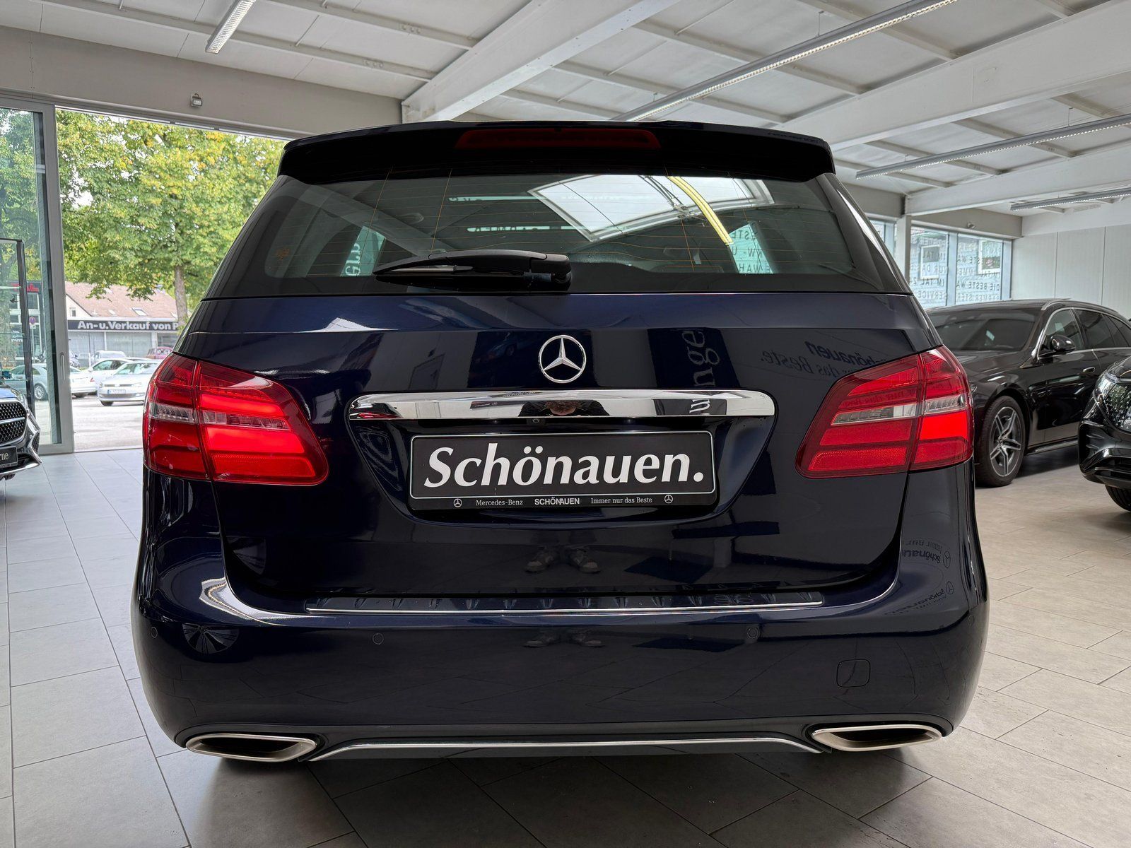 Fahrzeugabbildung Mercedes-Benz B 200 EditionB DISTR+PANO+MEMORY+KAMERA+TOTW+LED