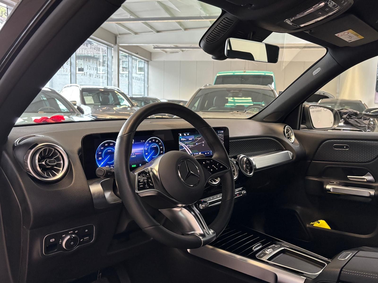 Fahrzeugabbildung Mercedes-Benz EQB 350 4M PROGRESSIVE ADV.+CARPLAY+VZ+WINTER