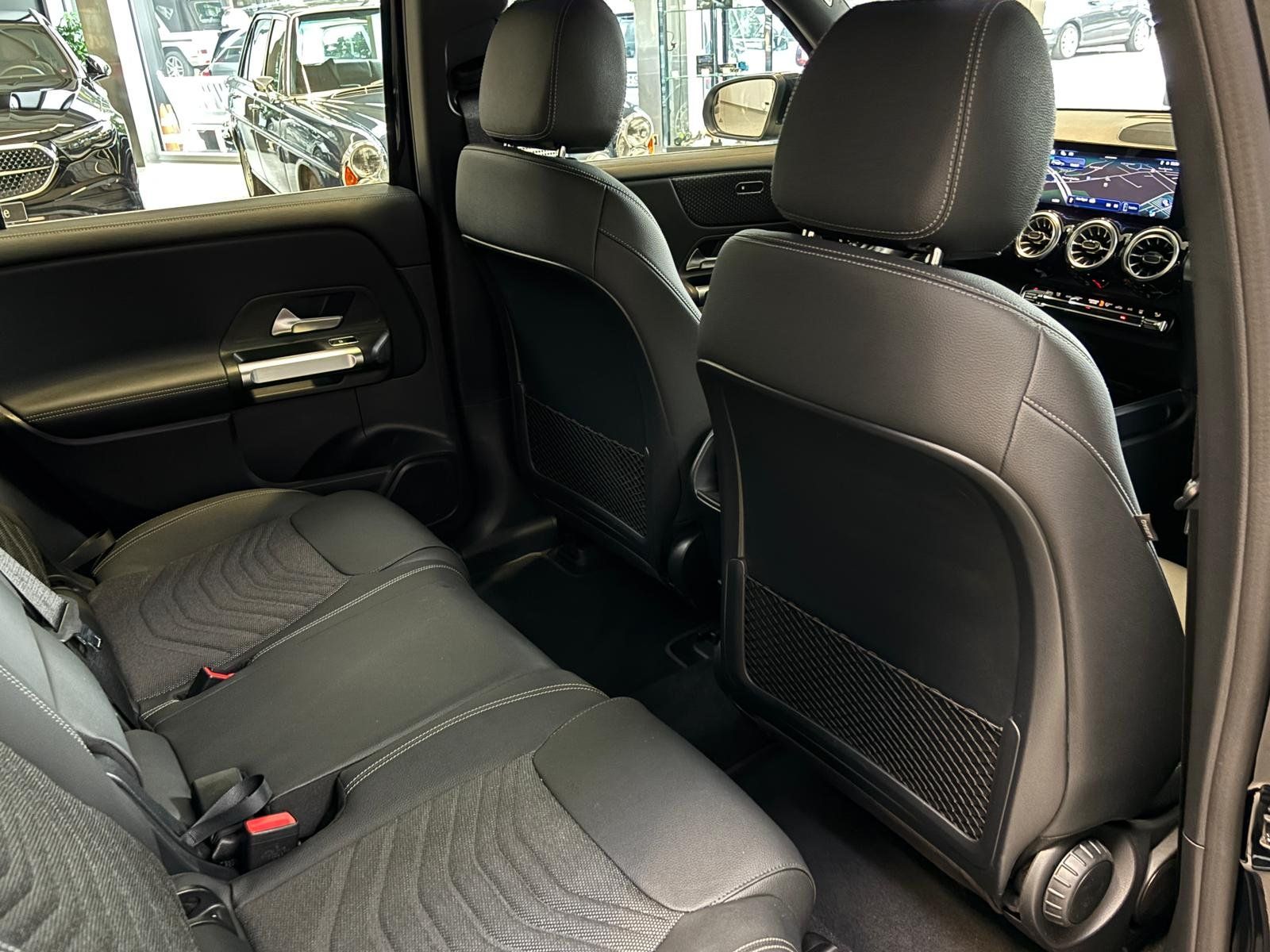 Fahrzeugabbildung Mercedes-Benz EQB 350 4M PROGRESSIVE ADV.+CARPLAY+VZ+WINTER