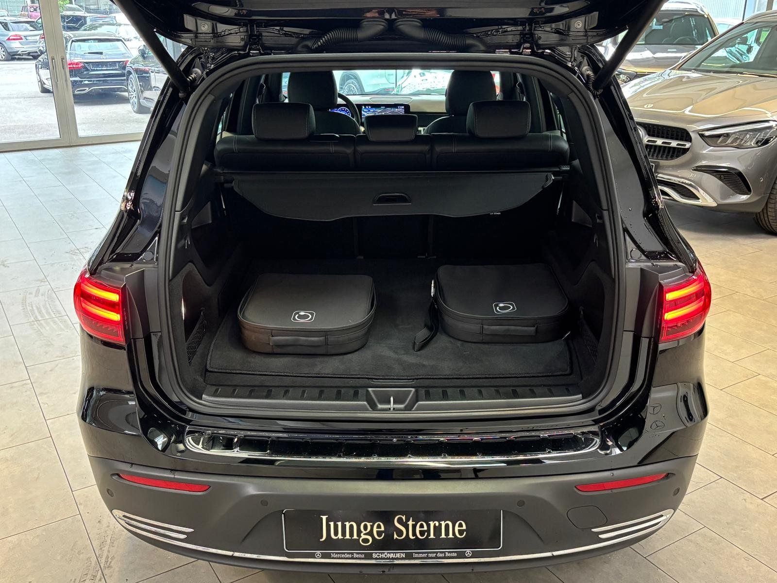 Fahrzeugabbildung Mercedes-Benz EQB 350 4M PROGRESSIVE ADV.+CARPLAY+VZ+WINTER