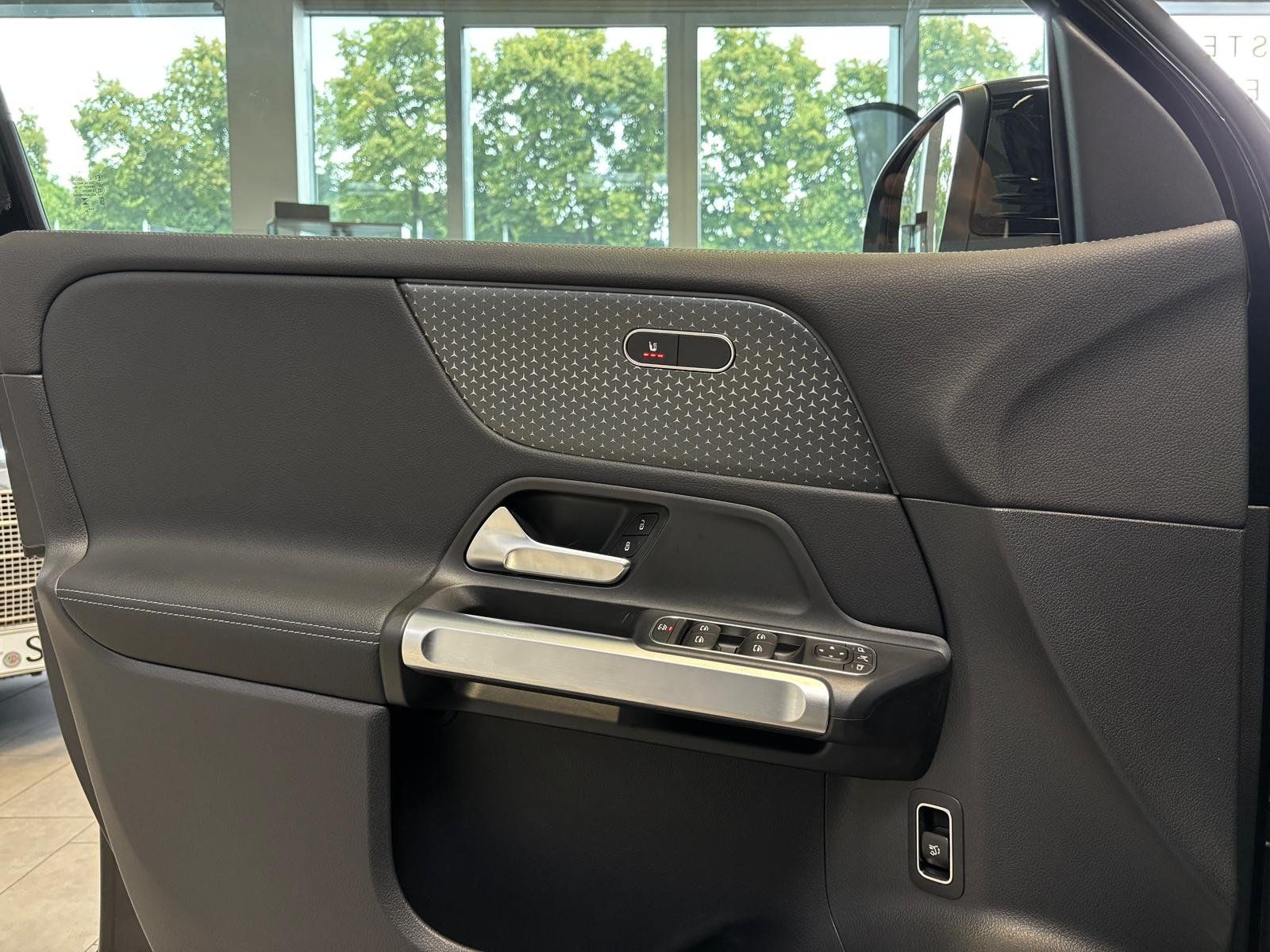 Fahrzeugabbildung Mercedes-Benz EQB 350 4M PROGRESSIVE ADV.+CARPLAY+VZ+WINTER