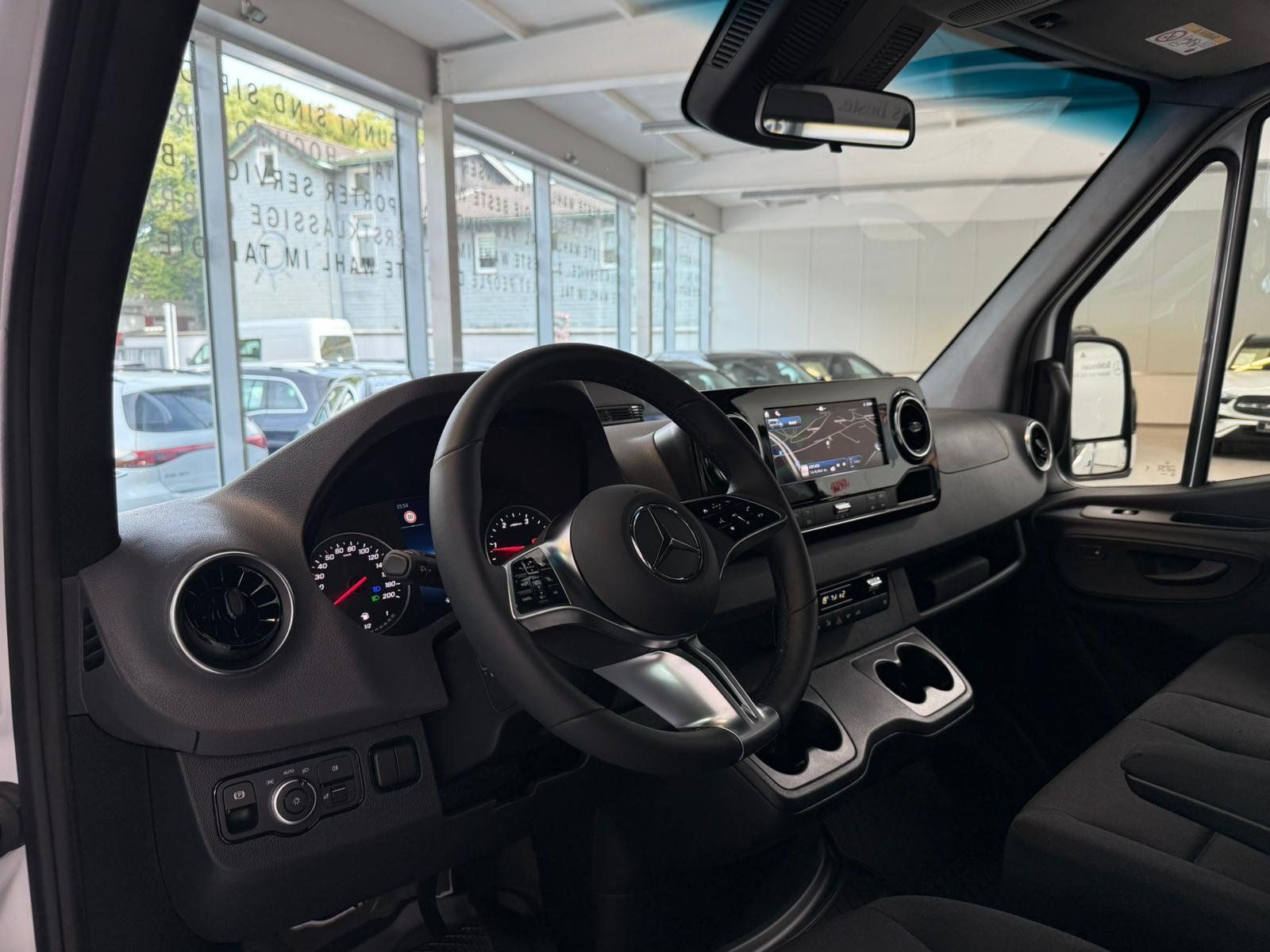 Fahrzeugabbildung Mercedes-Benz Sprinter 319 PRO 3665 Pritsche AHK+LED+CARPLAY