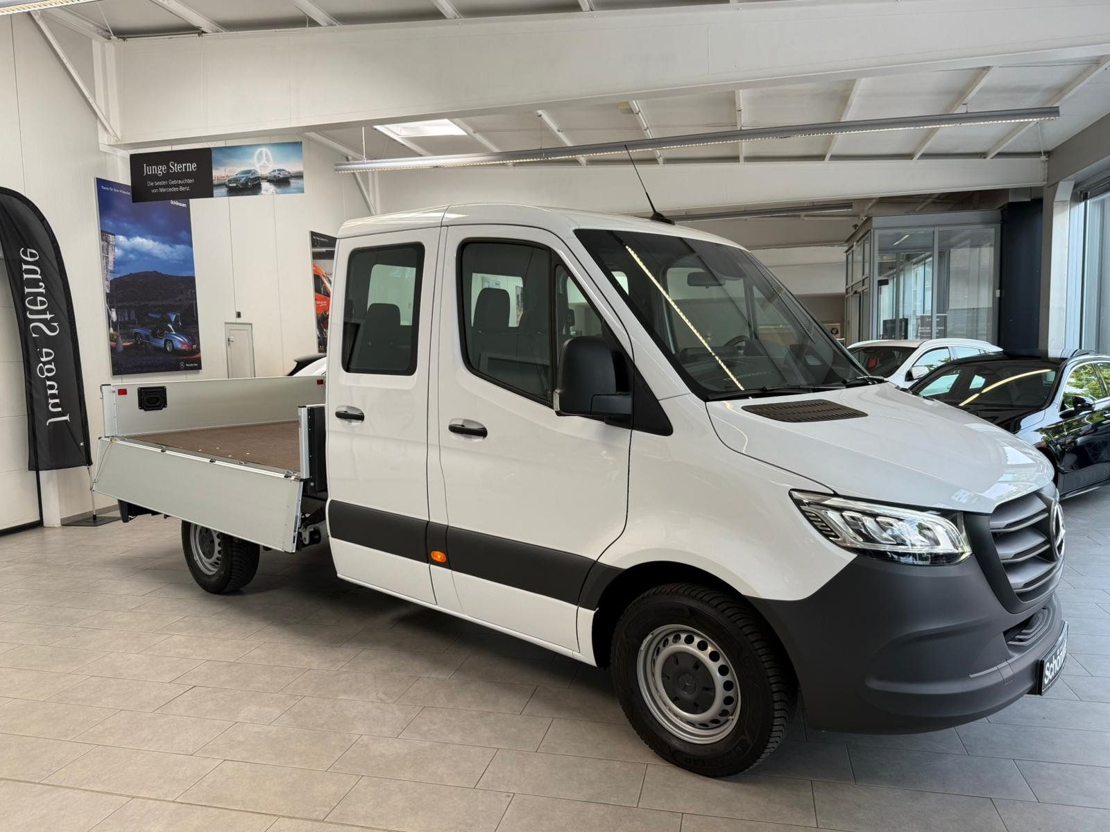 Fahrzeugabbildung Mercedes-Benz Sprinter 319 PRO 3665 Pritsche AHK+LED+CARPLAY