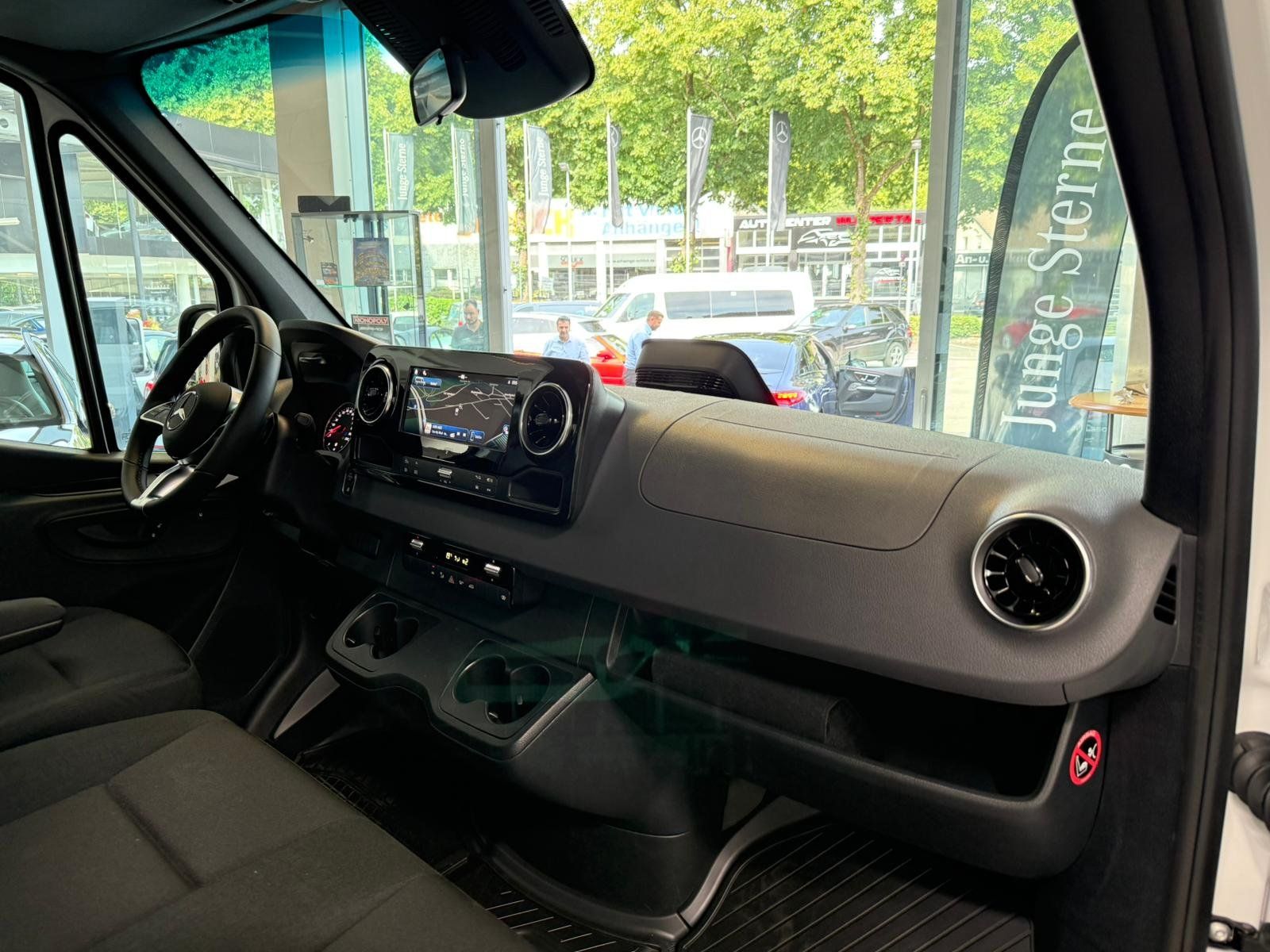 Fahrzeugabbildung Mercedes-Benz Sprinter 319 PRO 3665 Pritsche AHK+LED+CARPLAY