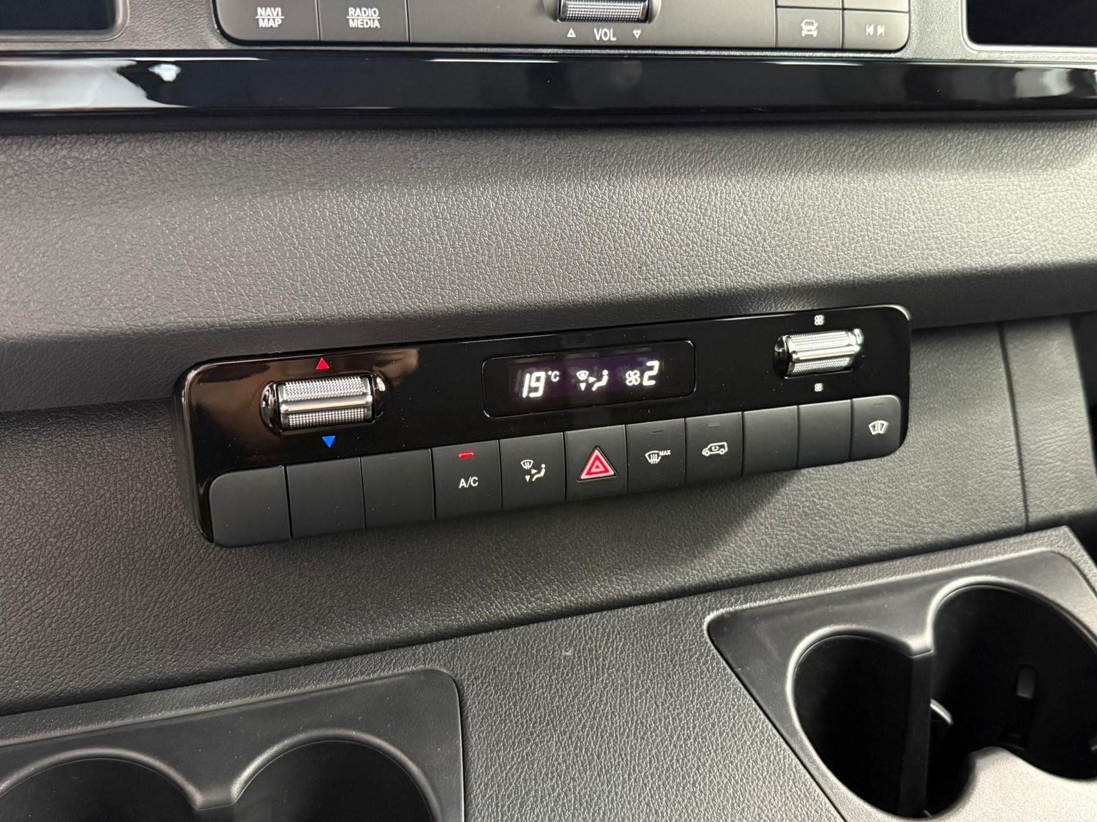 Fahrzeugabbildung Mercedes-Benz Sprinter 319 PRO 3665 Pritsche AHK+LED+CARPLAY
