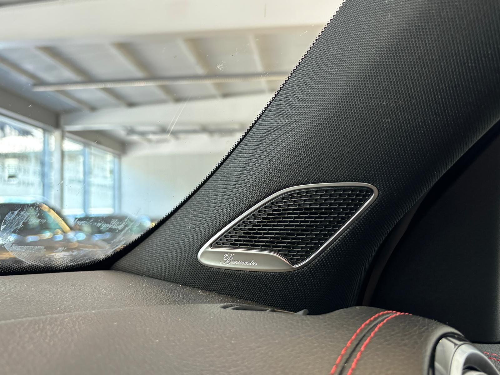 Fahrzeugabbildung Mercedes-Benz EQB 300 4M AMG+DISTR+BURM+HUD+MEMORY+AHK+NIGHT