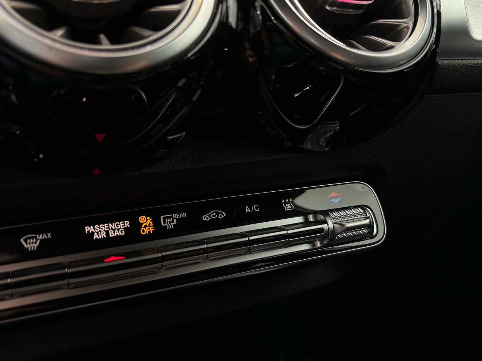 Fahrzeugabbildung Mercedes-Benz EQB 300 4M AMG+DISTR+BURM+HUD+MEMORY+AHK+NIGHT