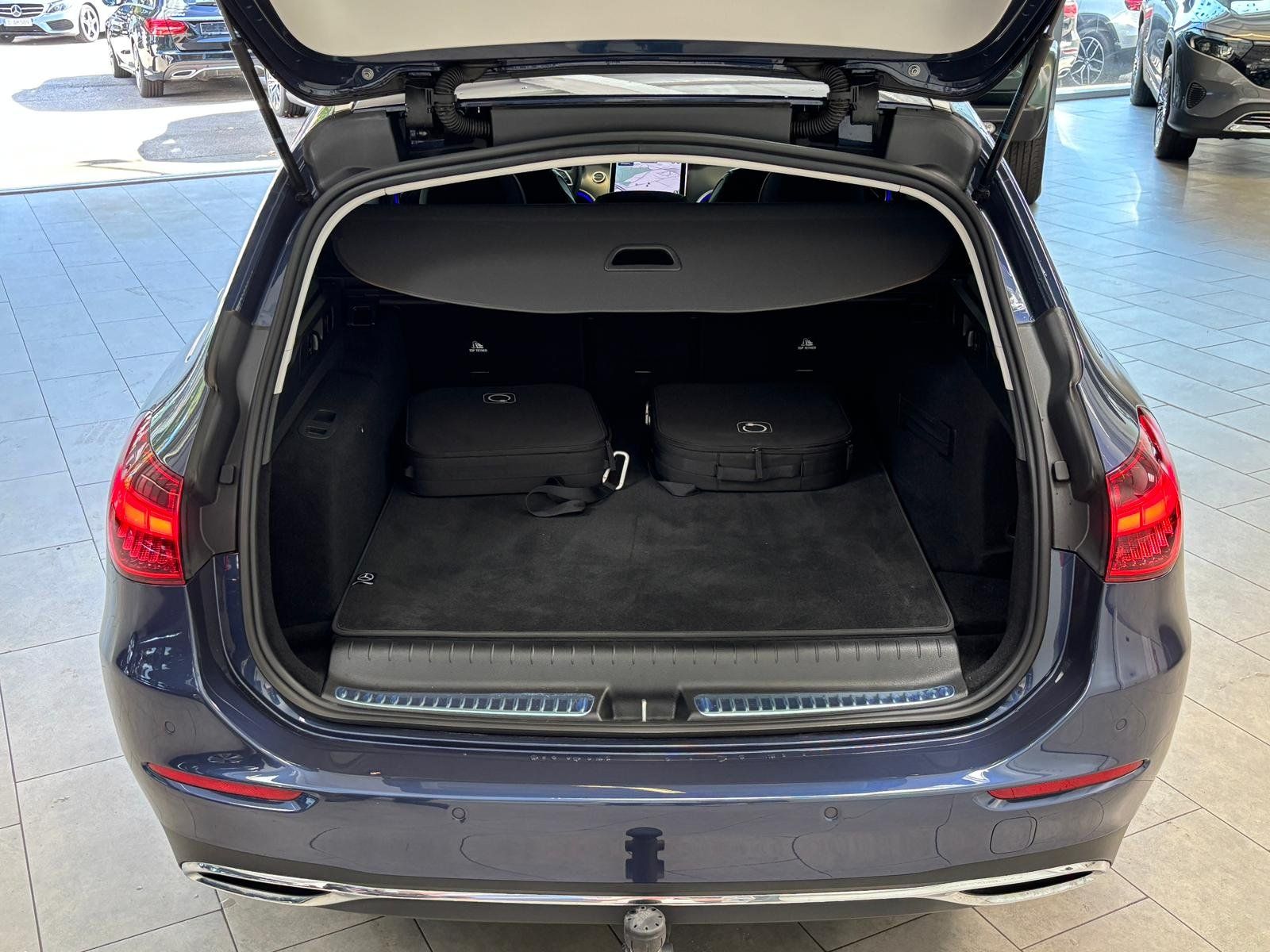 Fahrzeugabbildung Mercedes-Benz C 300e T AHK+KAMERA+MEMORY+LED+TOTW+CARPLAY+DAB