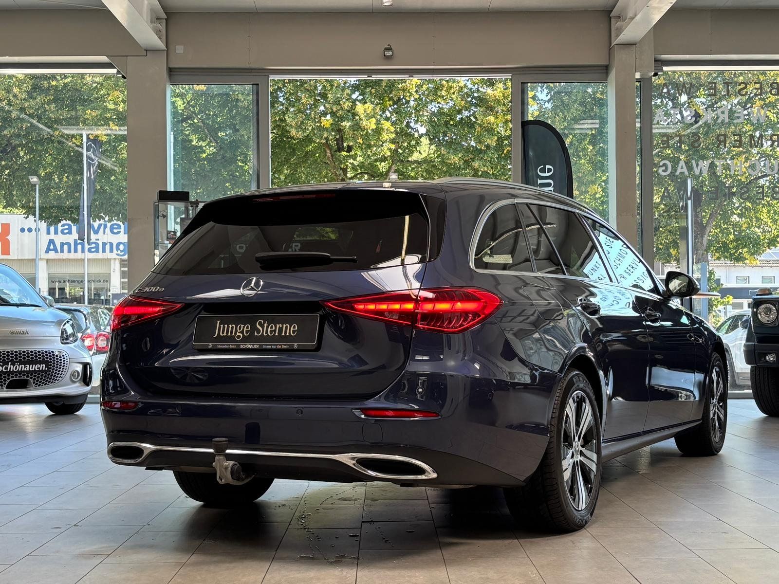 Fahrzeugabbildung Mercedes-Benz C 300e T AHK+KAMERA+MEMORY+LED+TOTW+CARPLAY+DAB