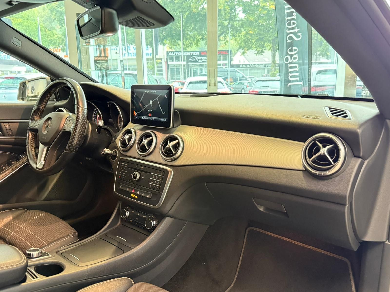 Fahrzeugabbildung Mercedes-Benz CLA 180 SB Urban KAMERA+AHK+NAVI+THERMATIC+PTS